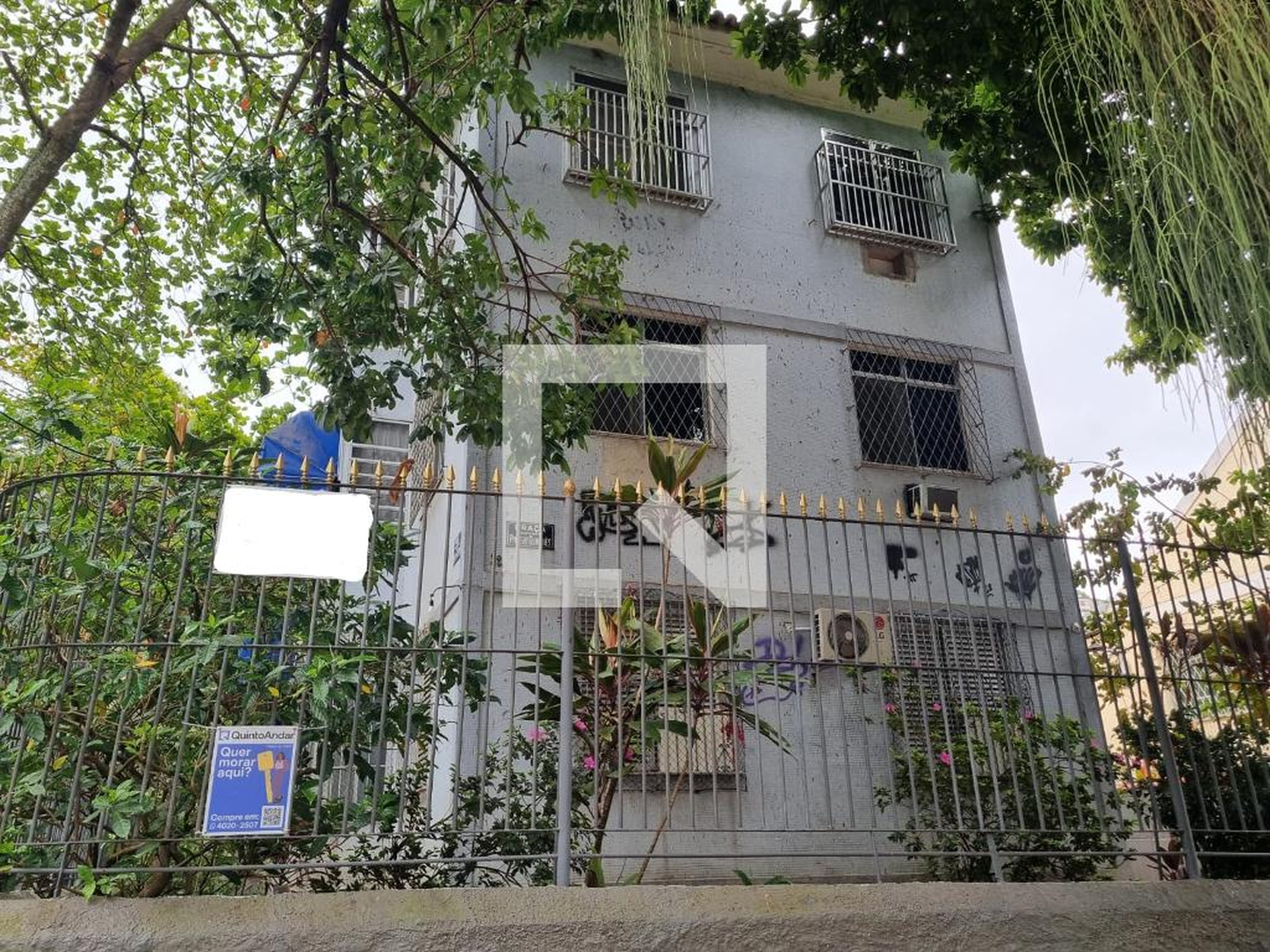 Fachada Condomínio em Praça Professor Pinheiro Guimarães, 32