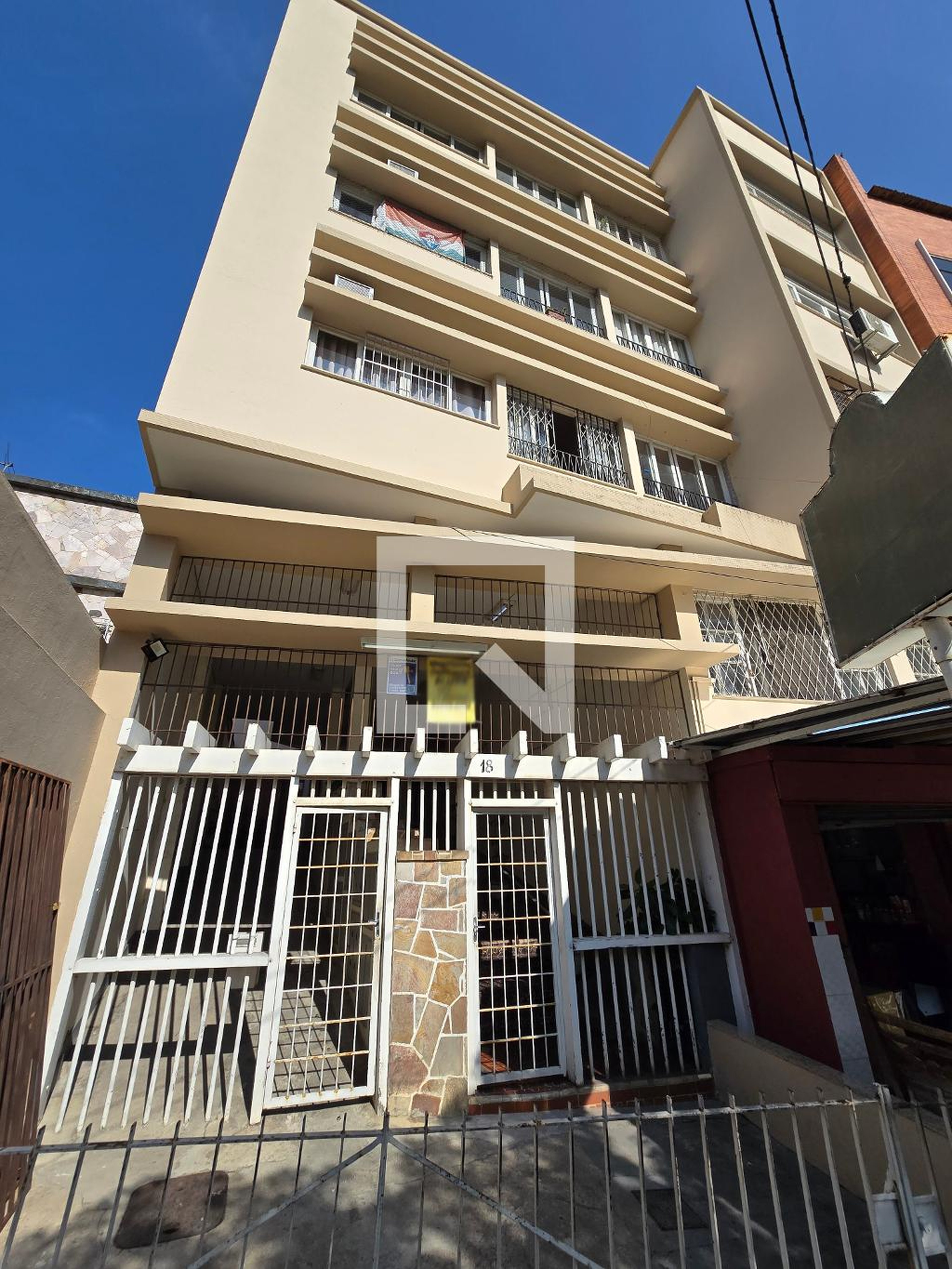 Fachada do Prédio Condomínio em Rua José Veríssimo, 18