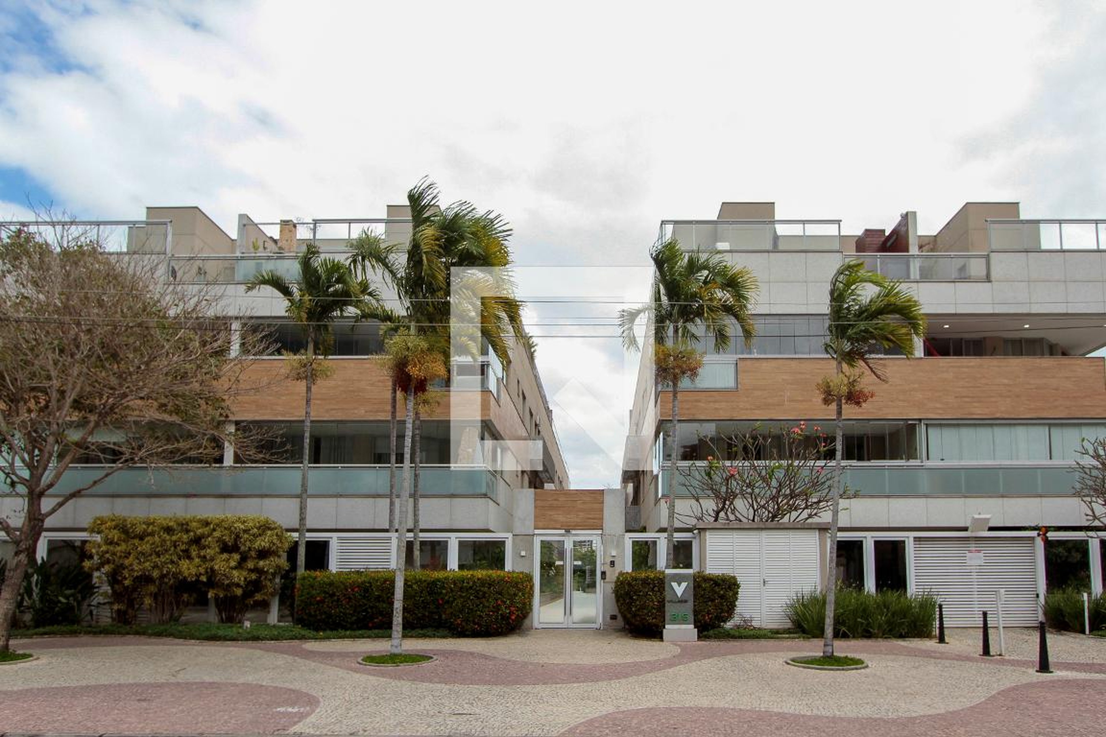 Fachada Condomínio Villaggio Lake e Gardens