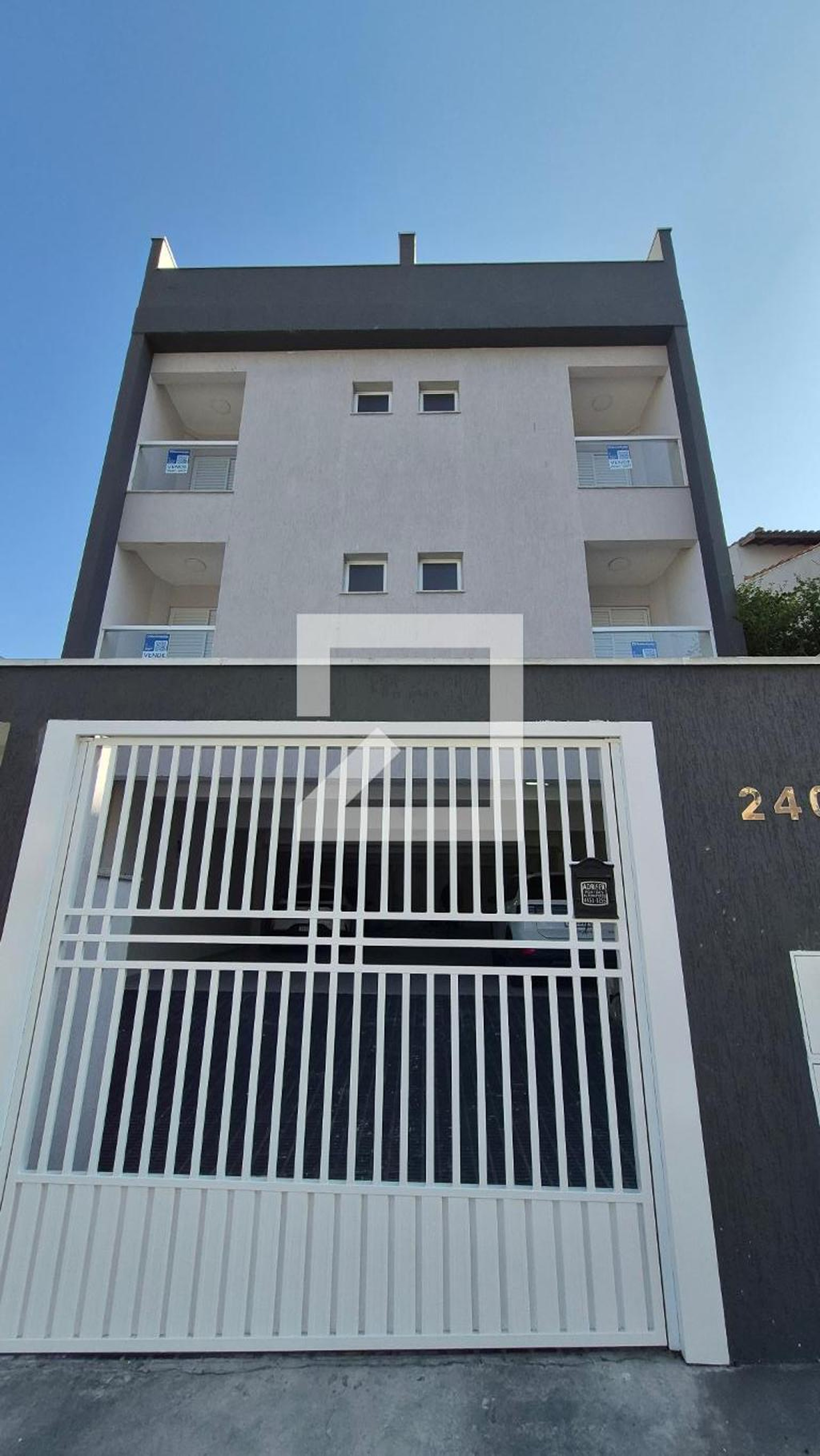 Fachada Condomínio em Rua Francisco Otaviano, 240