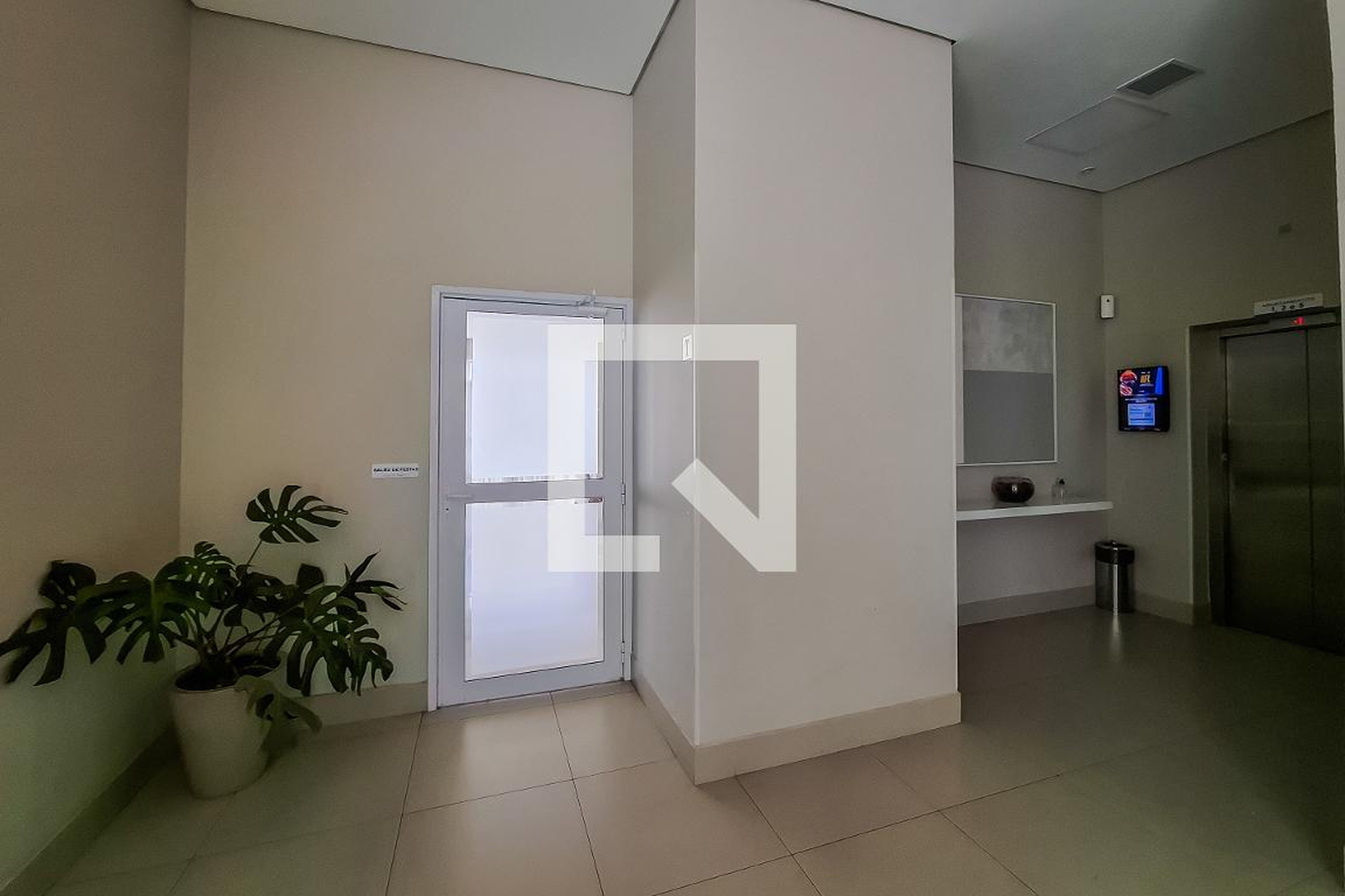 hall - Movin Aclimação