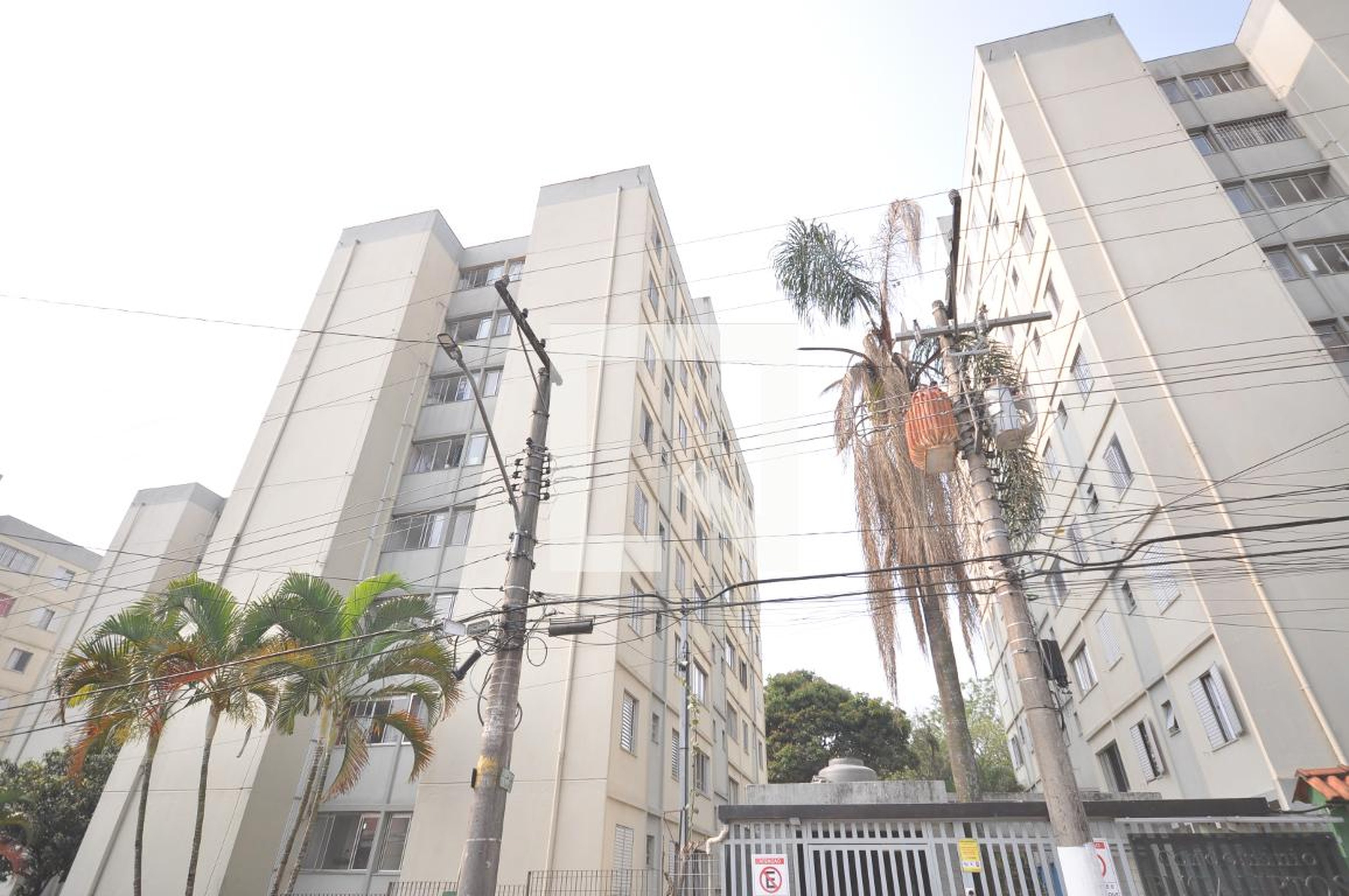 Fachada Condomínio em Rua Paulo Ornellas Carvalho de Barros, 46