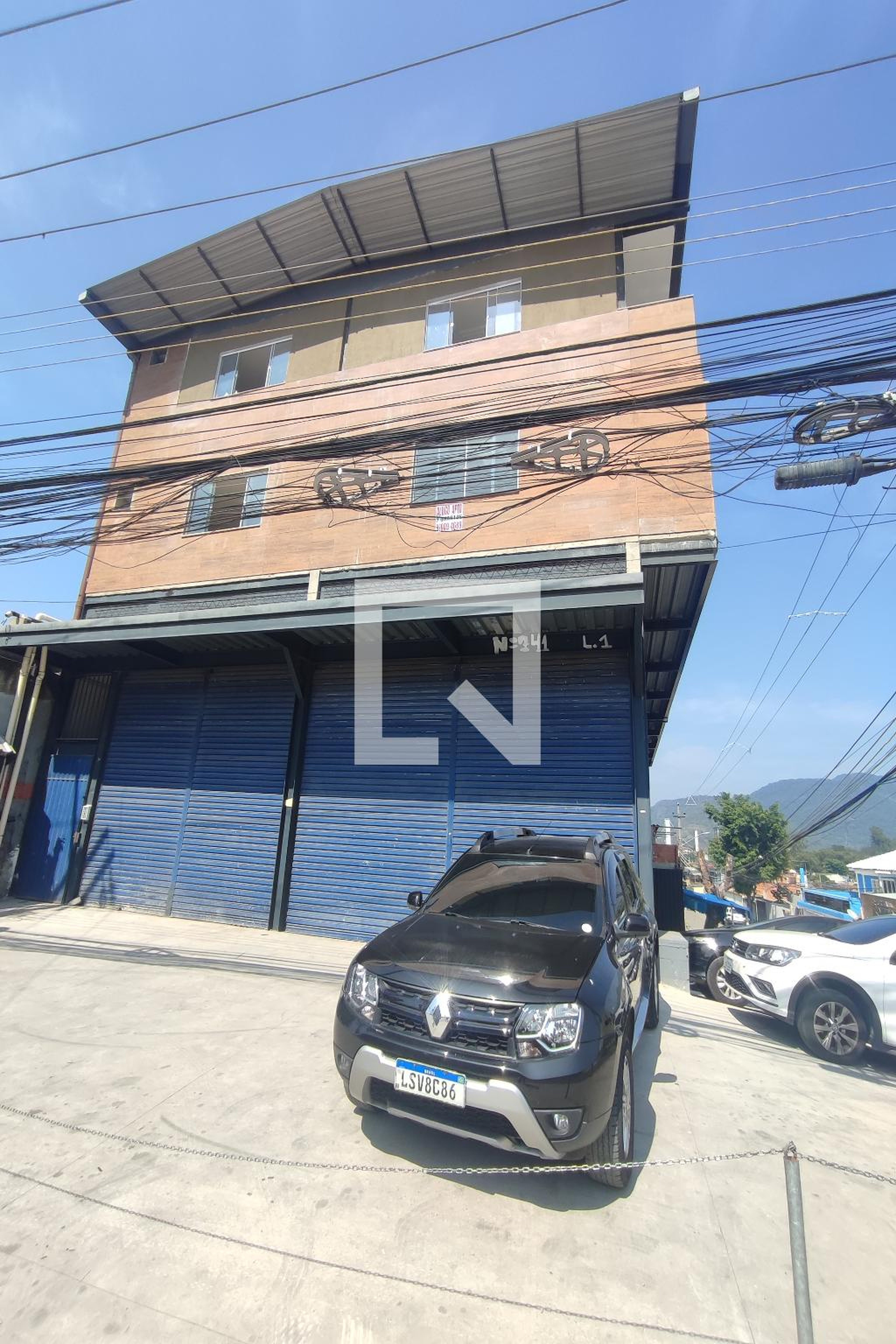 Fachada Condomínio em Estrada do Outeiro Santo, 741