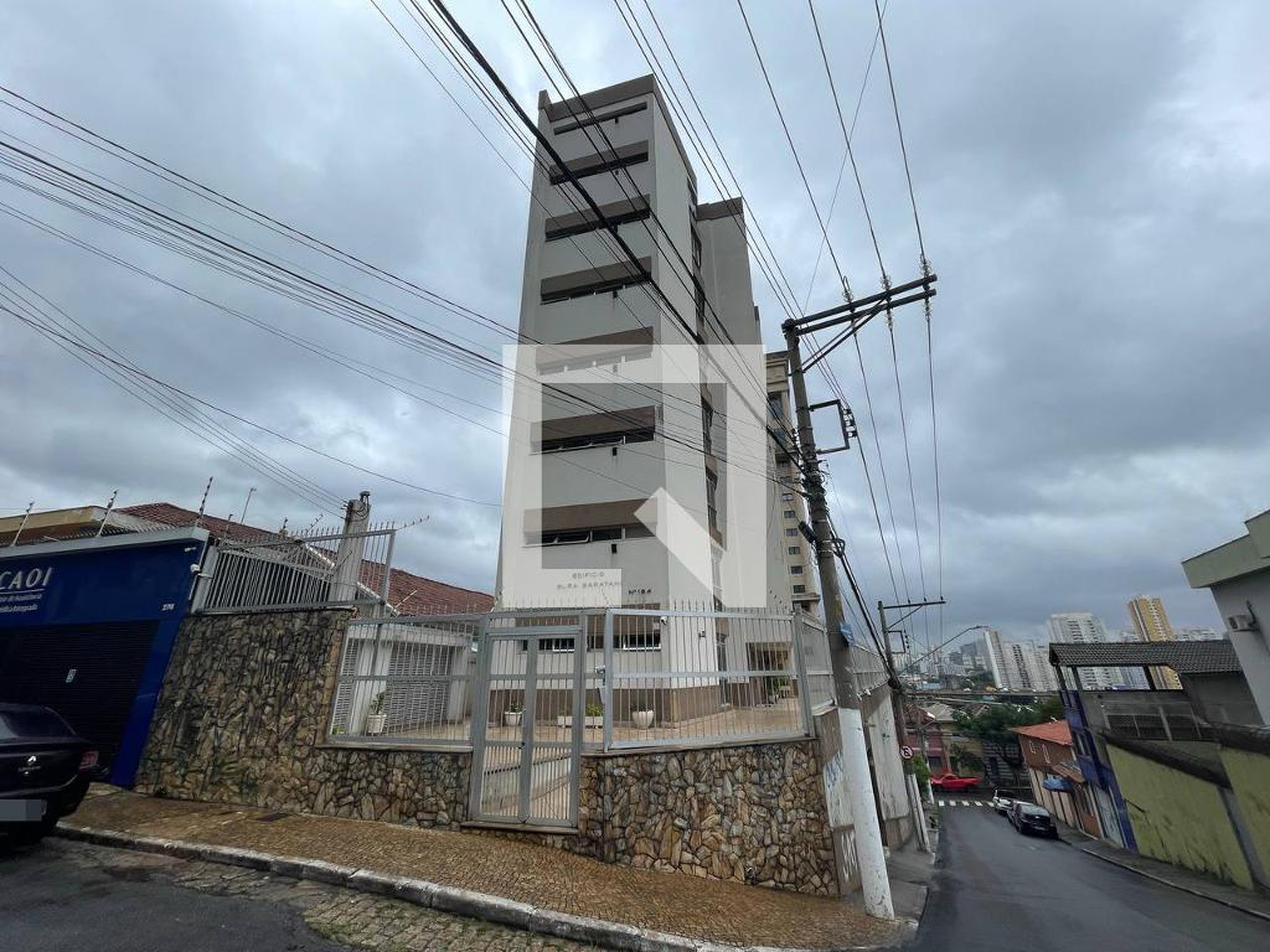 Fachada Condomínio em Rua Arnaldo Vallardi Portilho, 48