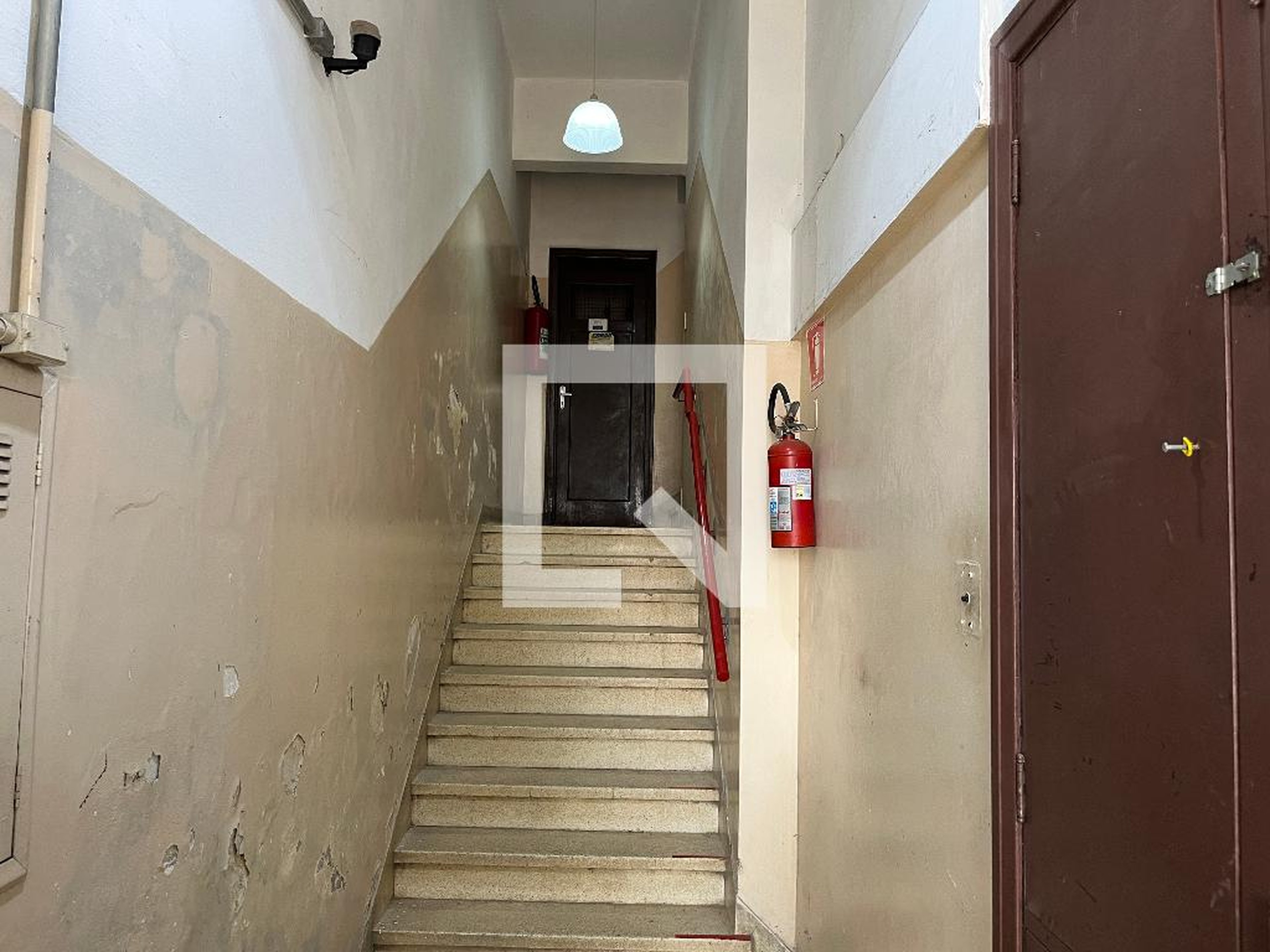 Entrada Condomínio em Rua Caramuru, 37