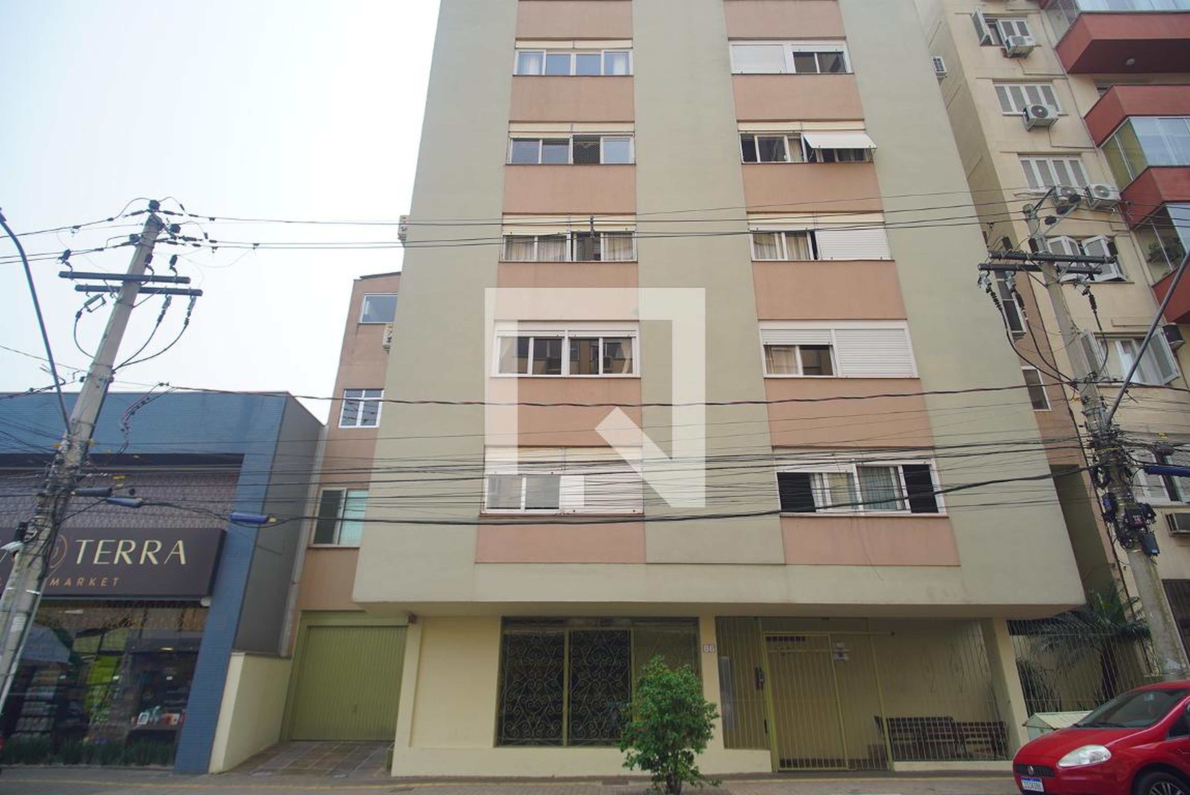 Fachada Condomínio em Rua Lima E Silva, 86