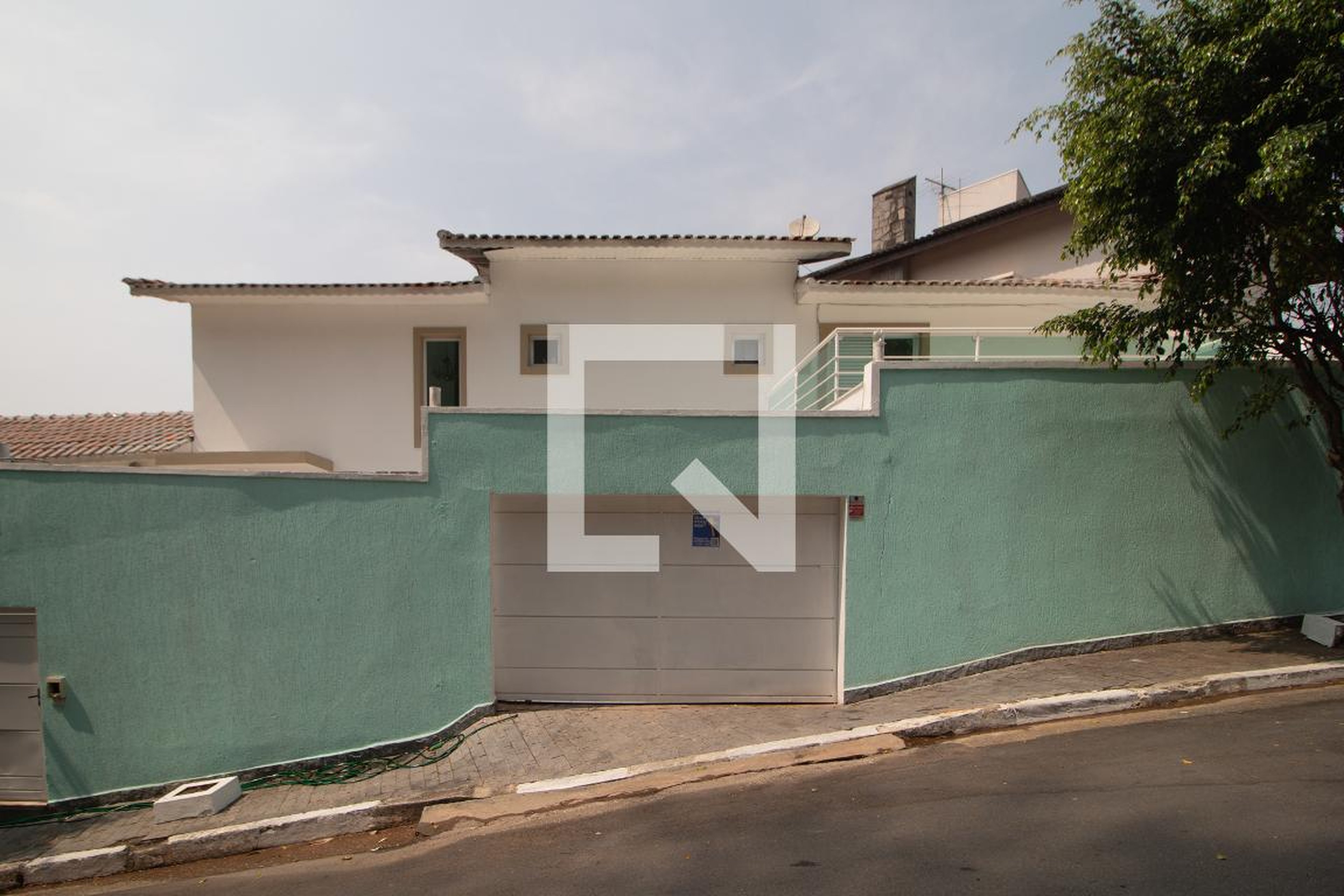 Fachada Condomínio em Rua Manuel Luna, 151