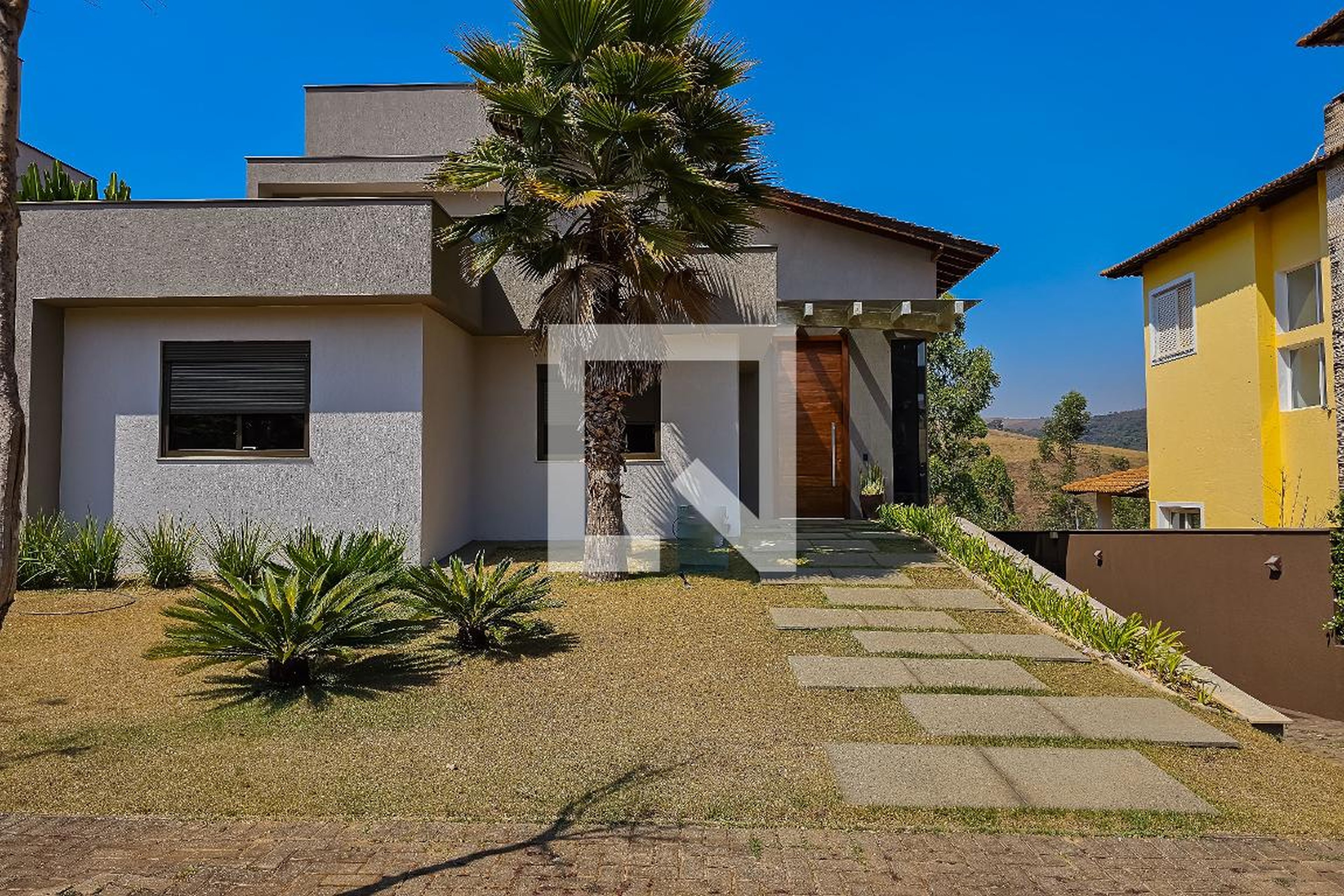 Fachada Condomínio em Rua dos Flamboyants, 700