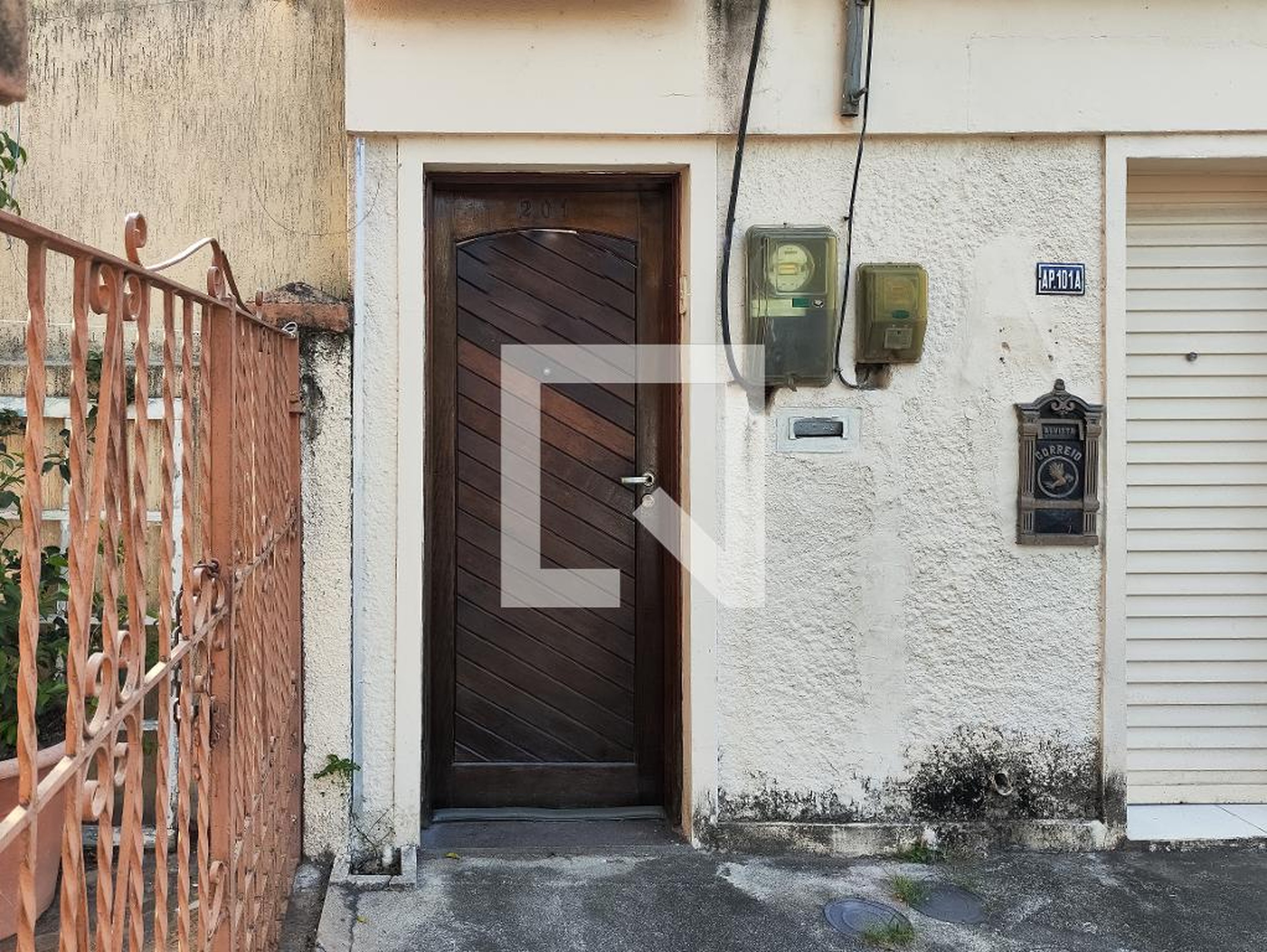 Fachada do Prédio Condomínio em Rua Noel Rosa, 33