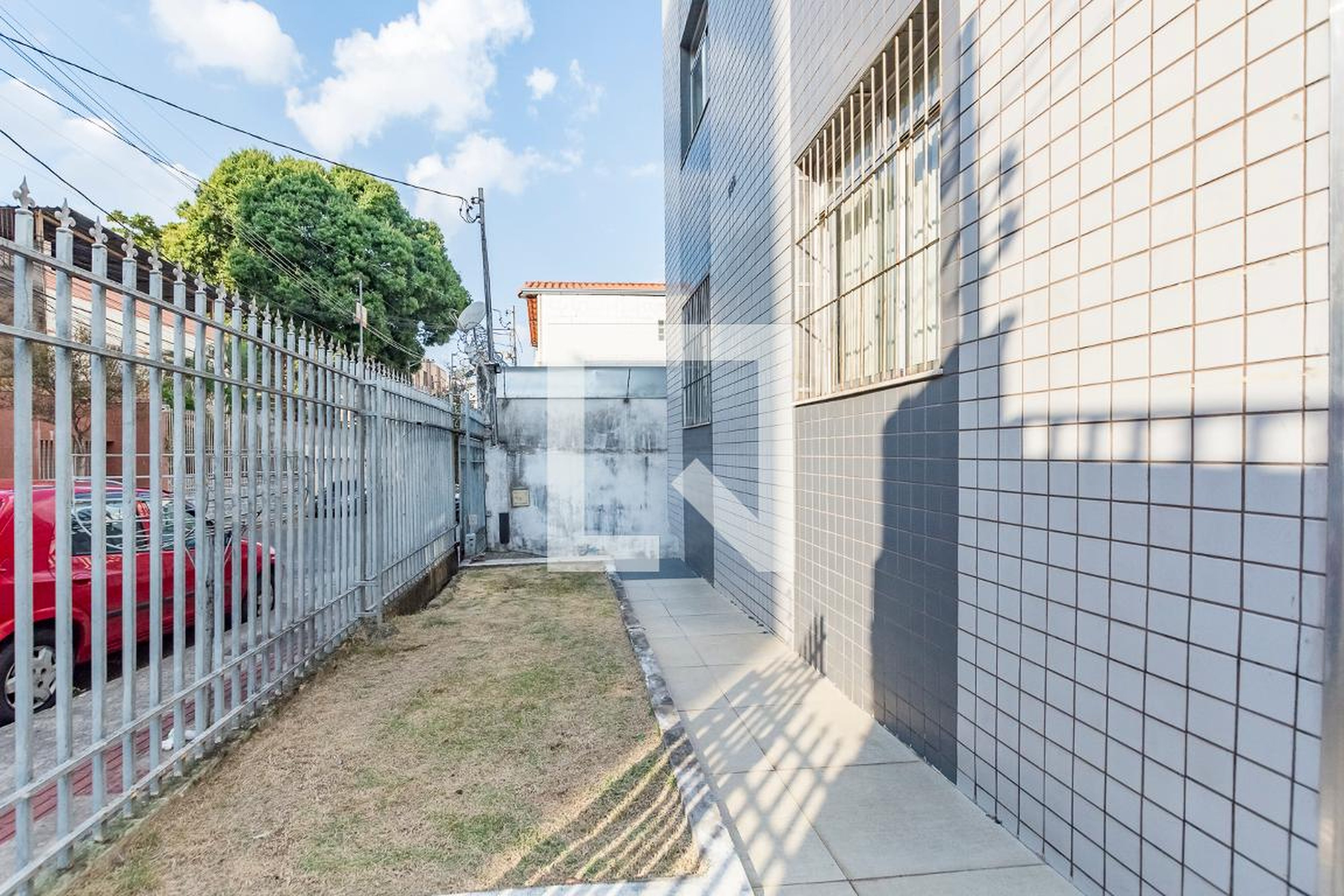 Entrada Condomínio em Rua Ramos de Azevedo, 565