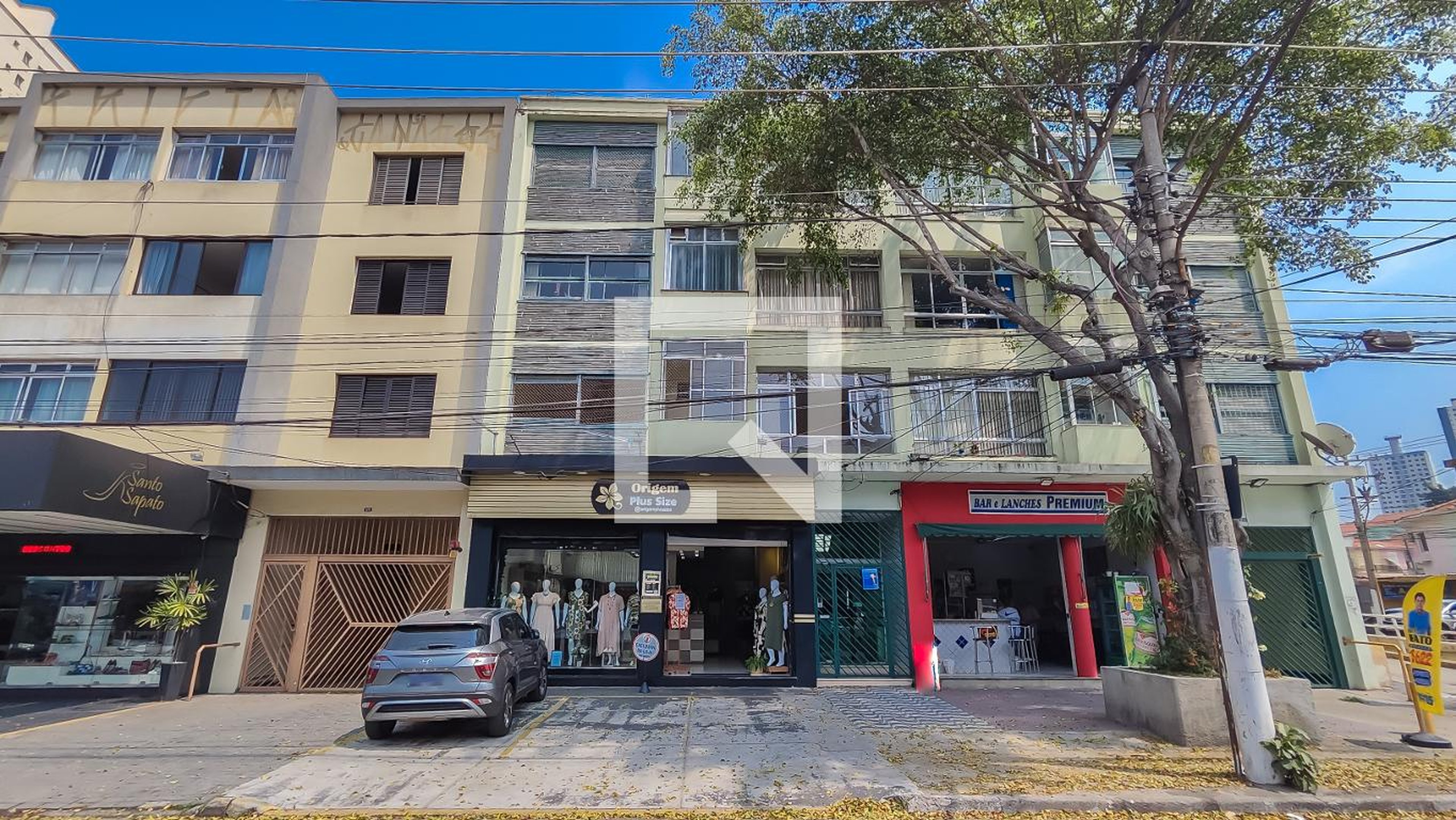 Fachada do Prédio Condomínio em Avenida Leôncio de Magalhães, 1225