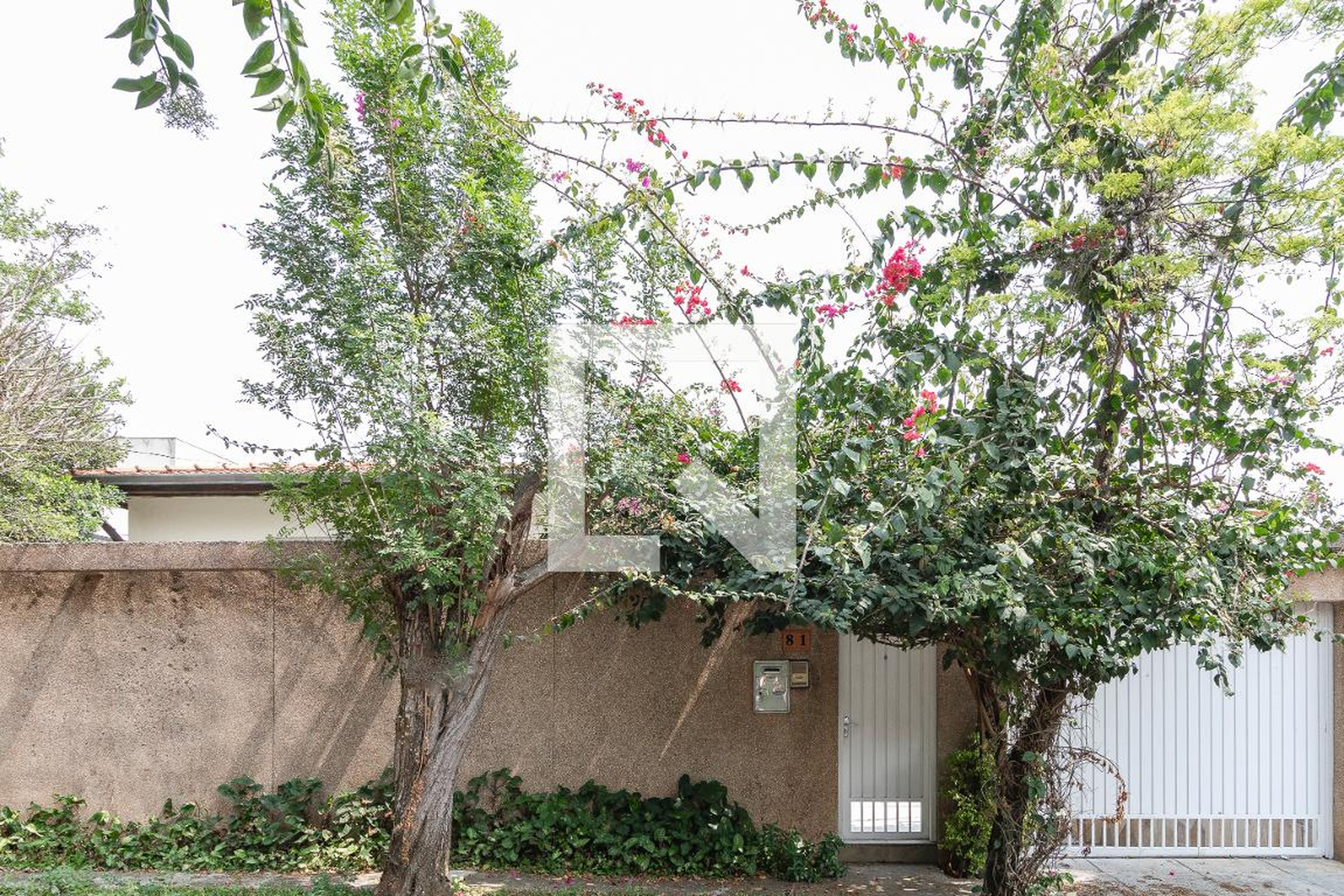 Fachada Condomínio em Rua dos Jardineiros, 81