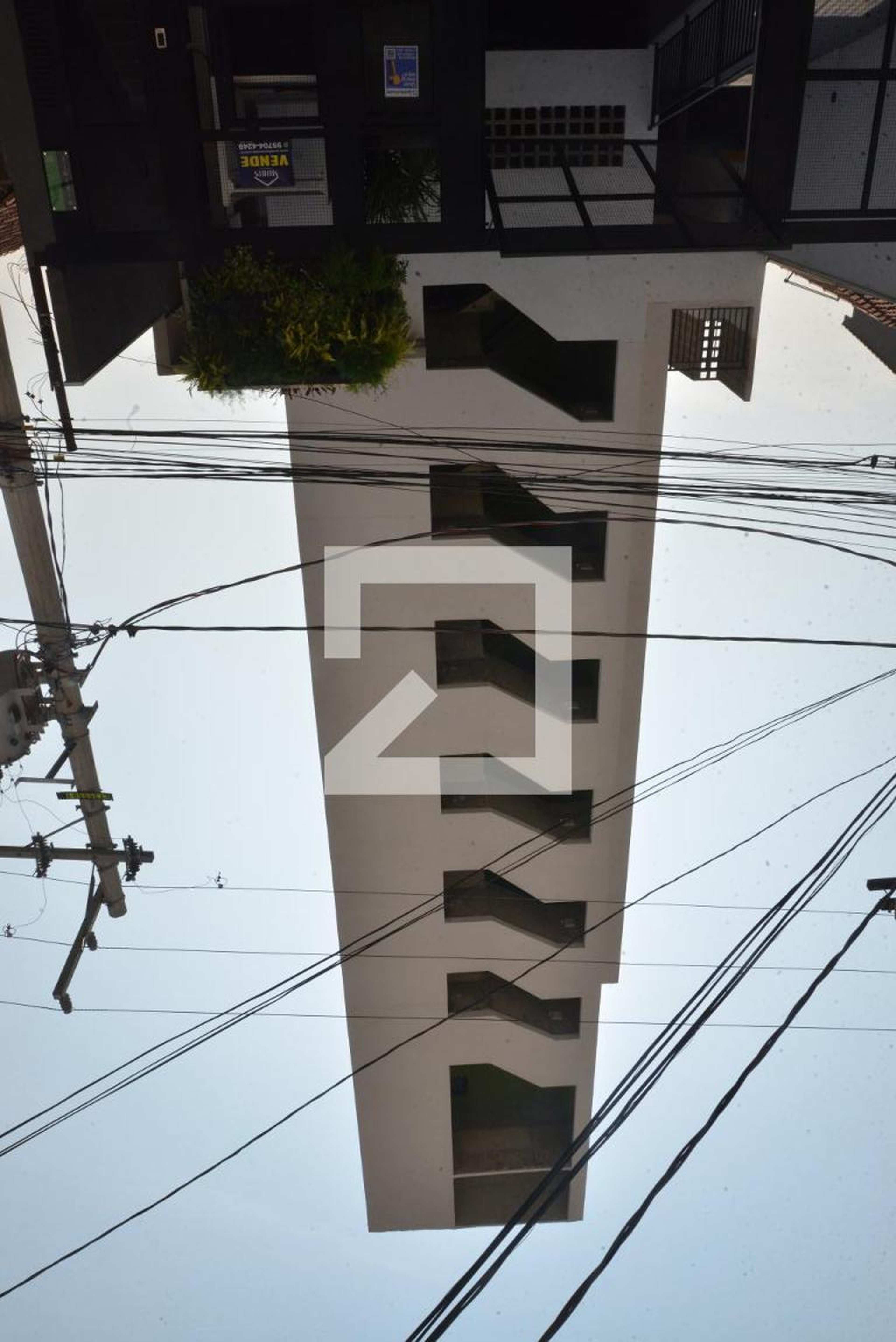 Fachada do Prédio Condomínio em Rua Vitória Régia, 80