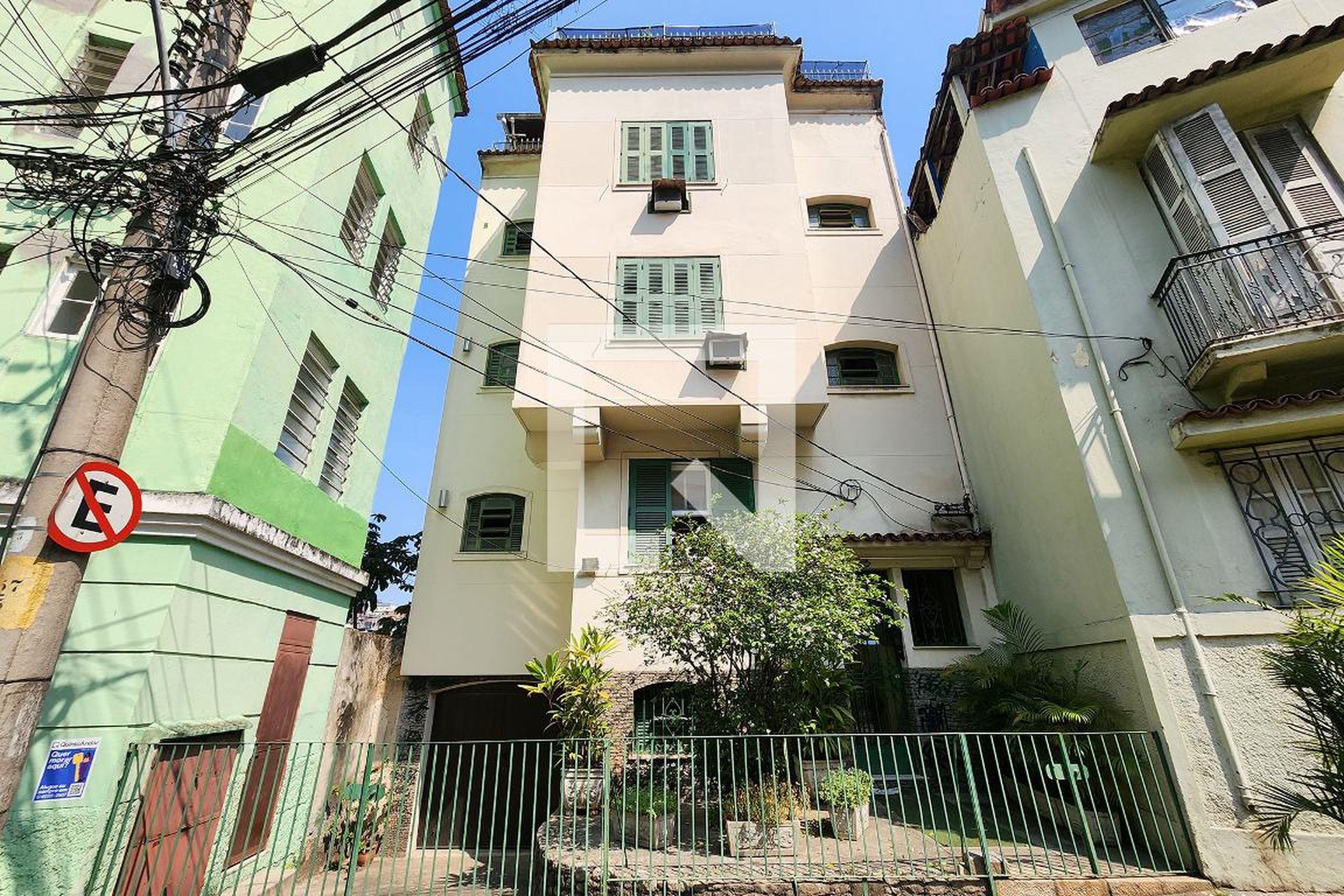 Fachada Condomínio em Rua Cândido Mendes, 473