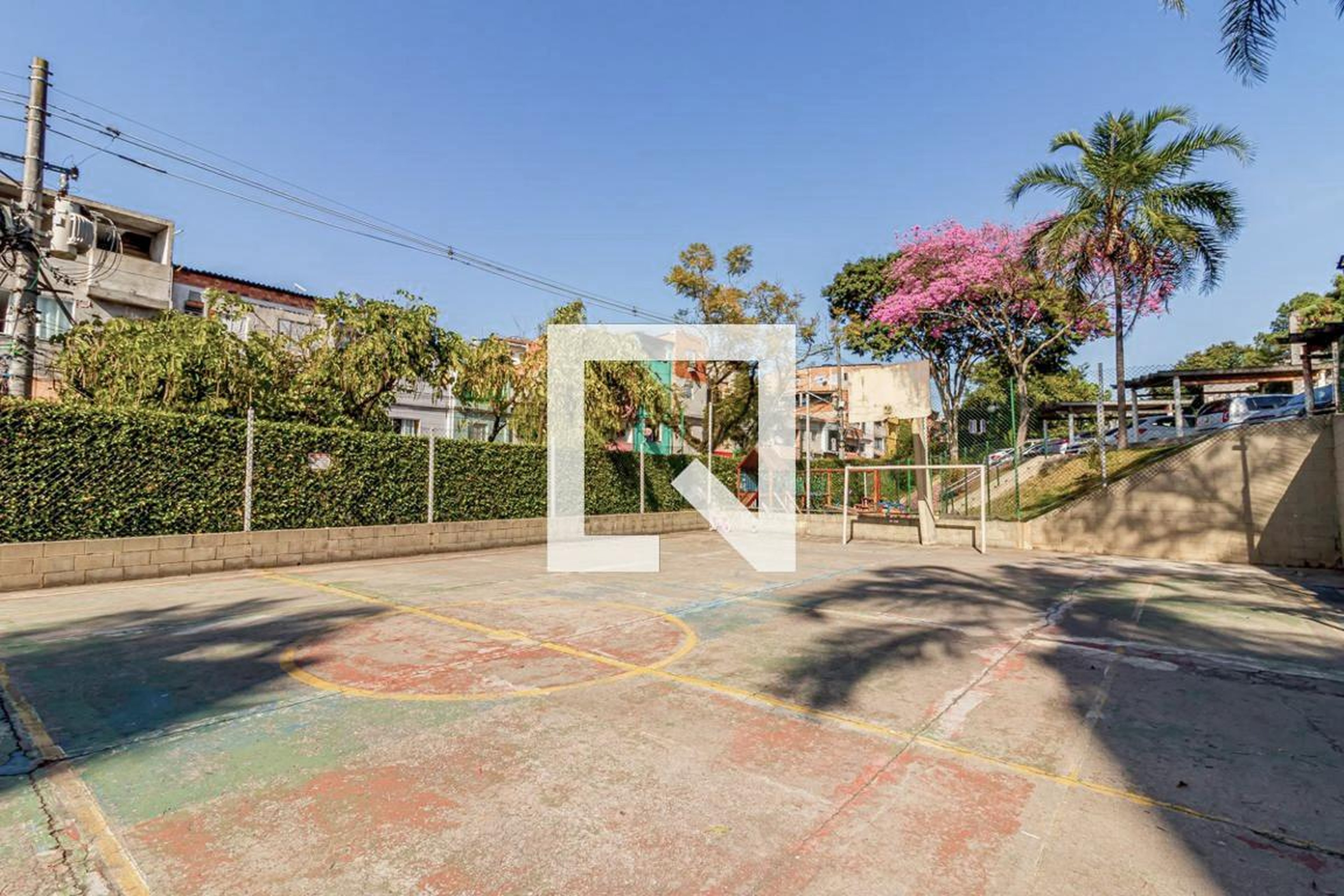 Quadra Esportiva - Mira flores