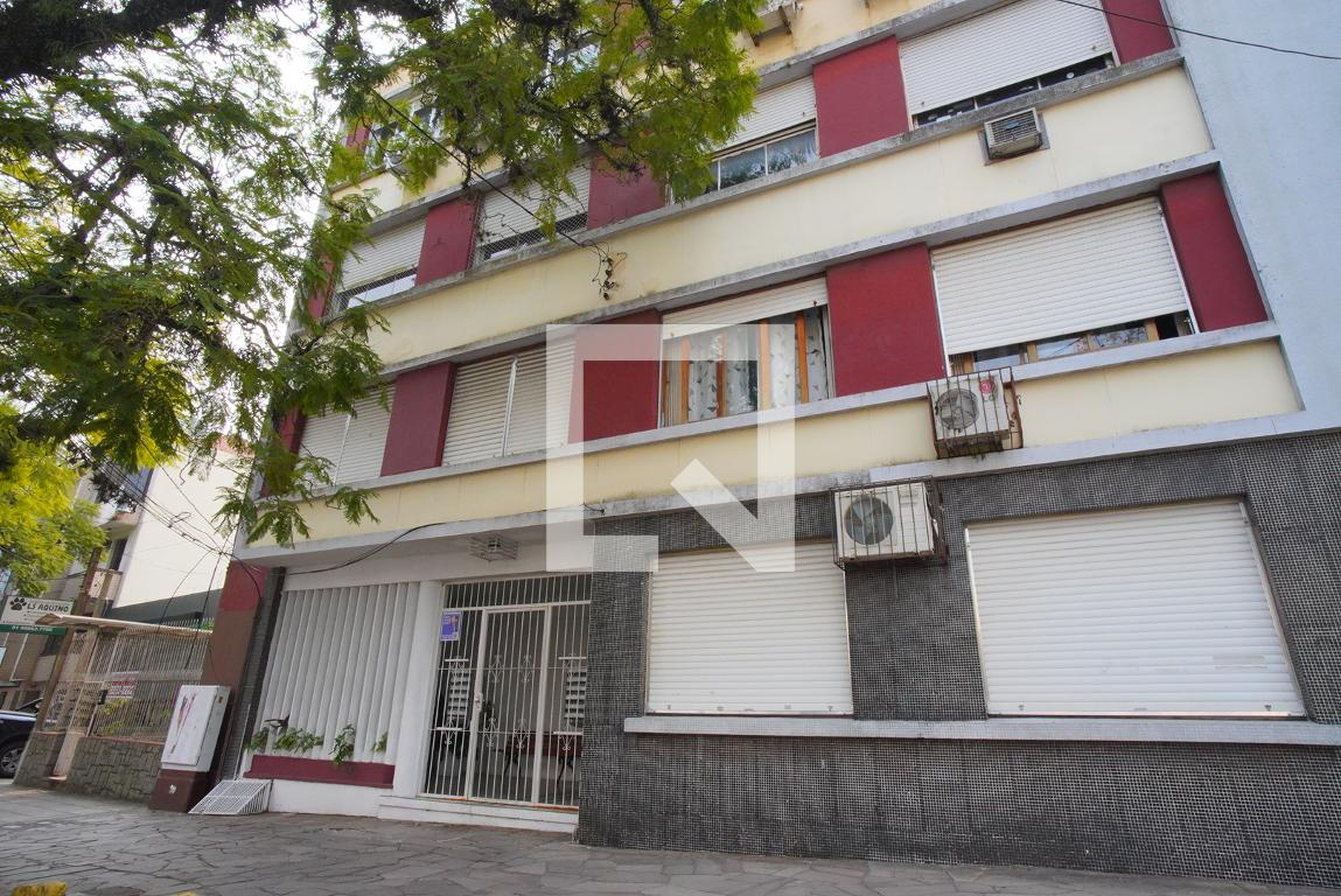 Fachada Condomínio em Avenida Protásio Alves, 2788