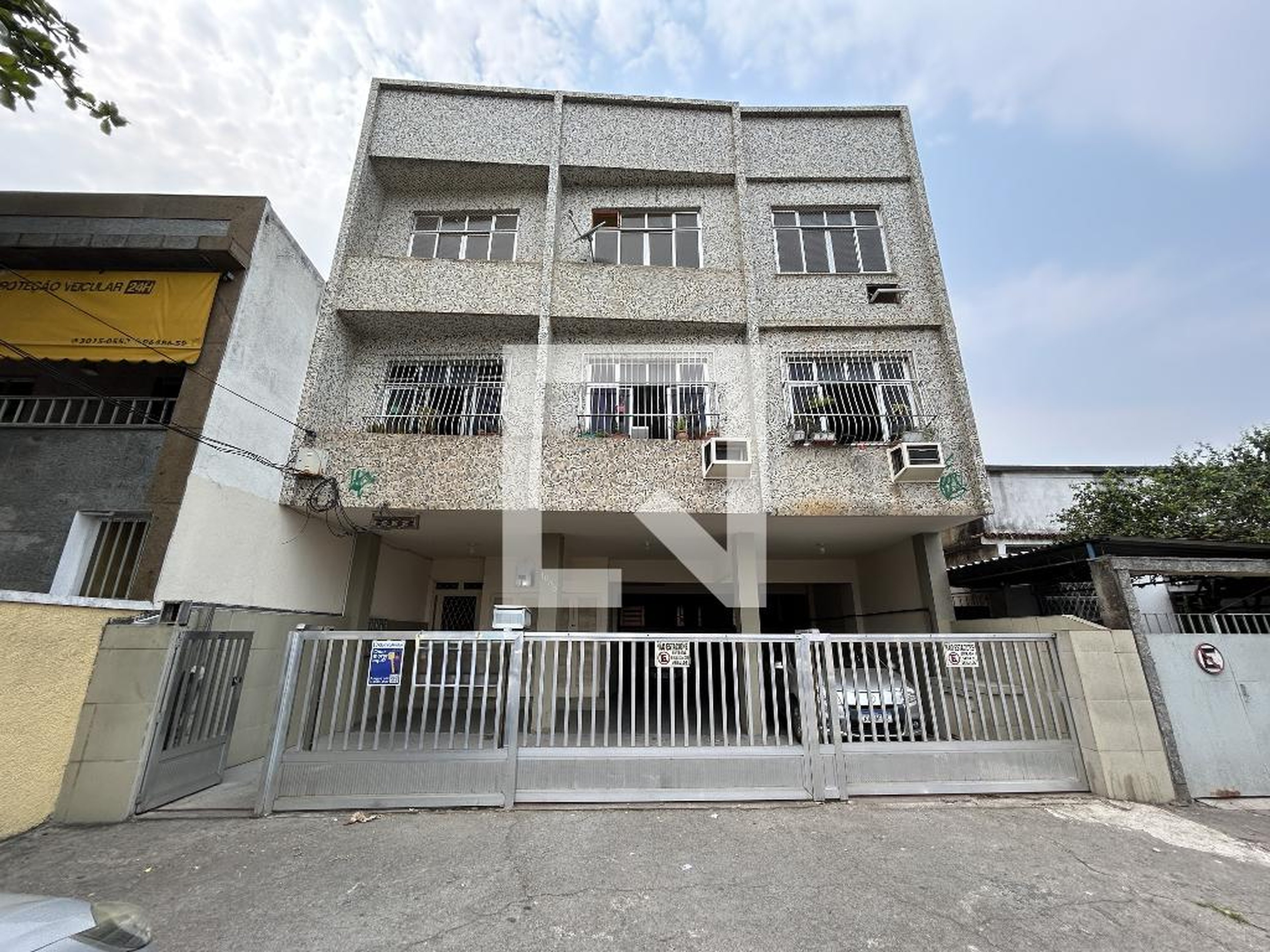 Fachada Condomínio em Estrada do Sapê, 1088
