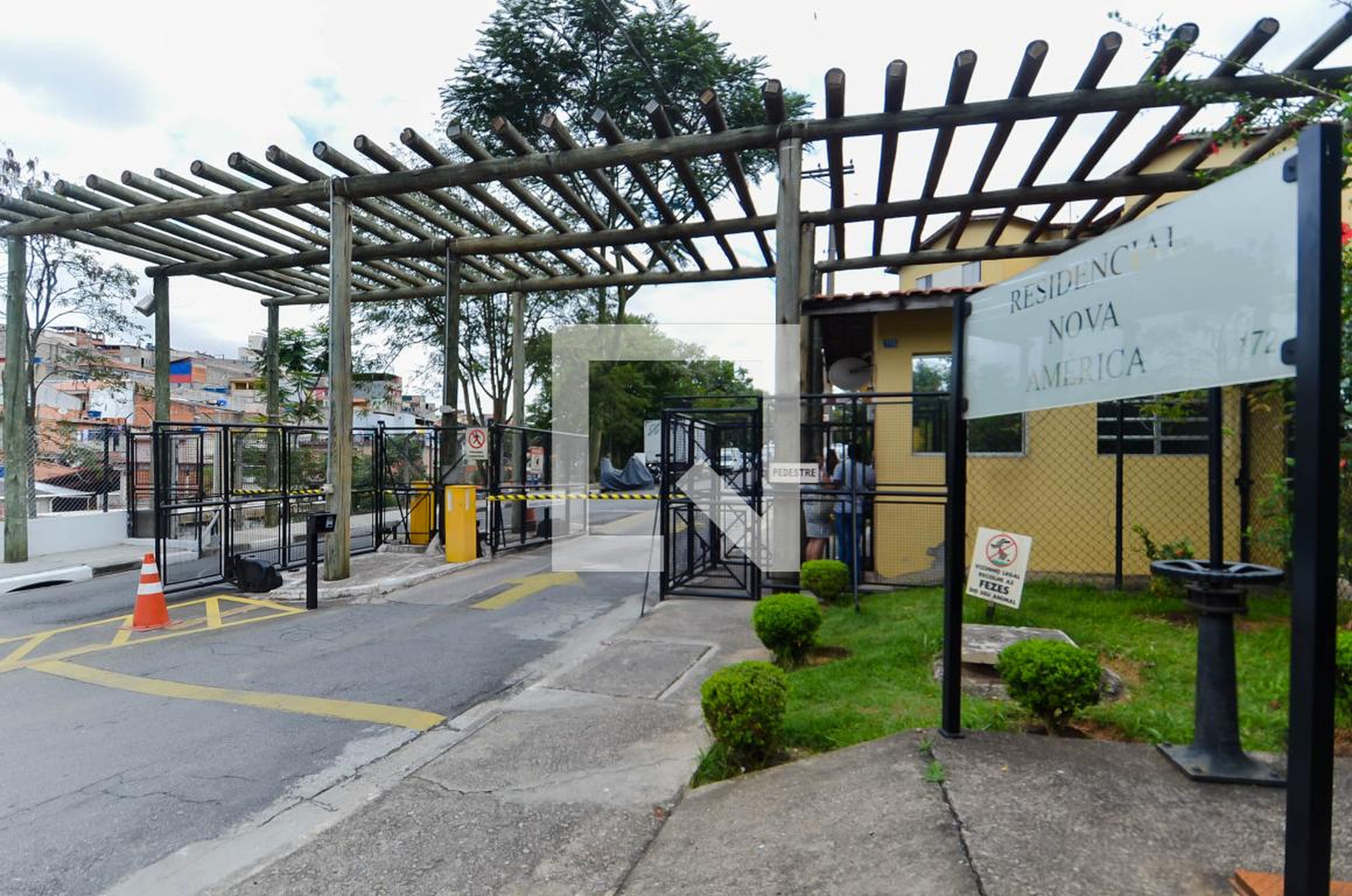 Fachada do Condomínio Condomínio Nova América