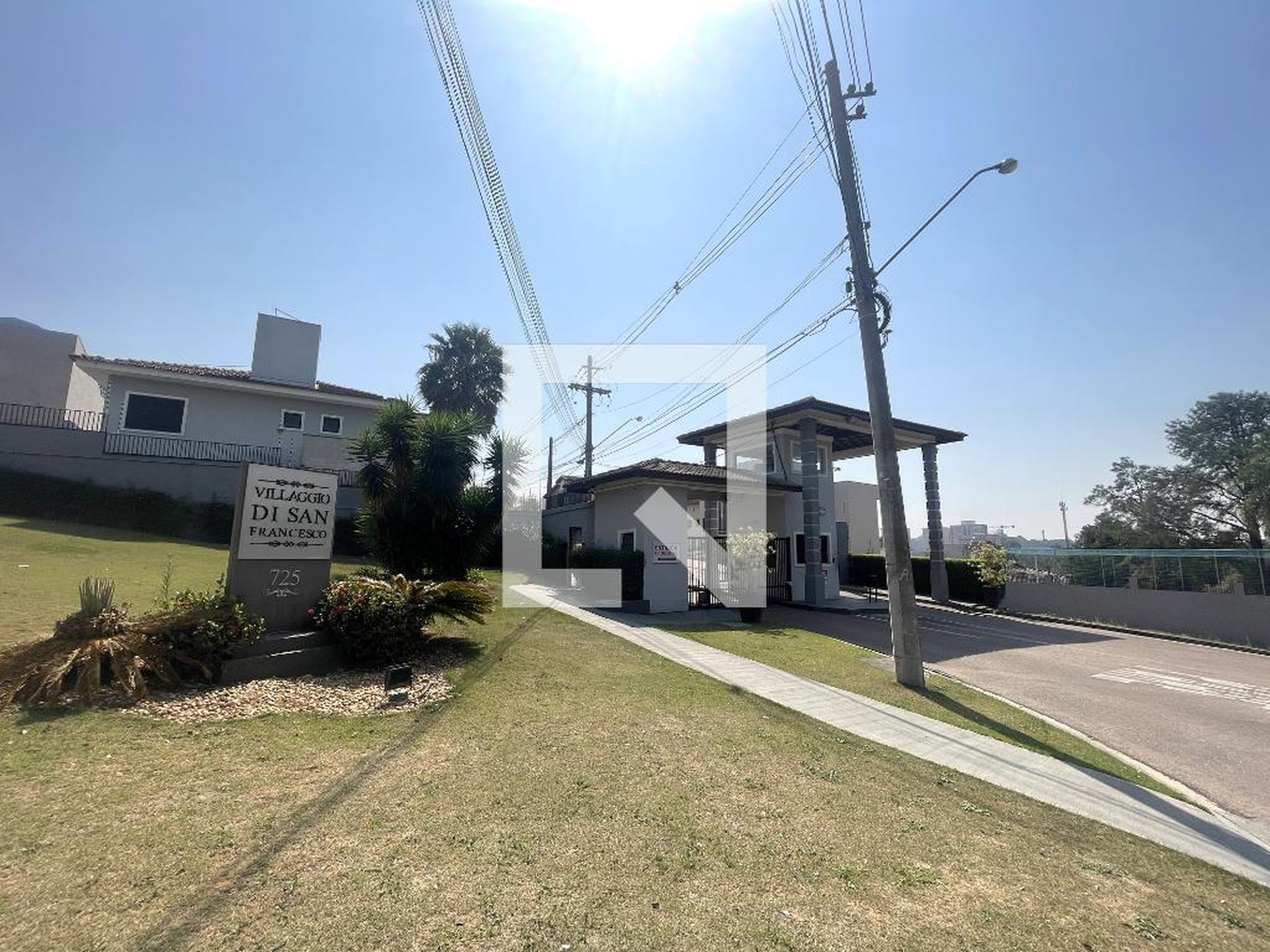 Fachada do Condomínio Condomínio Villaggio Di San Francesco