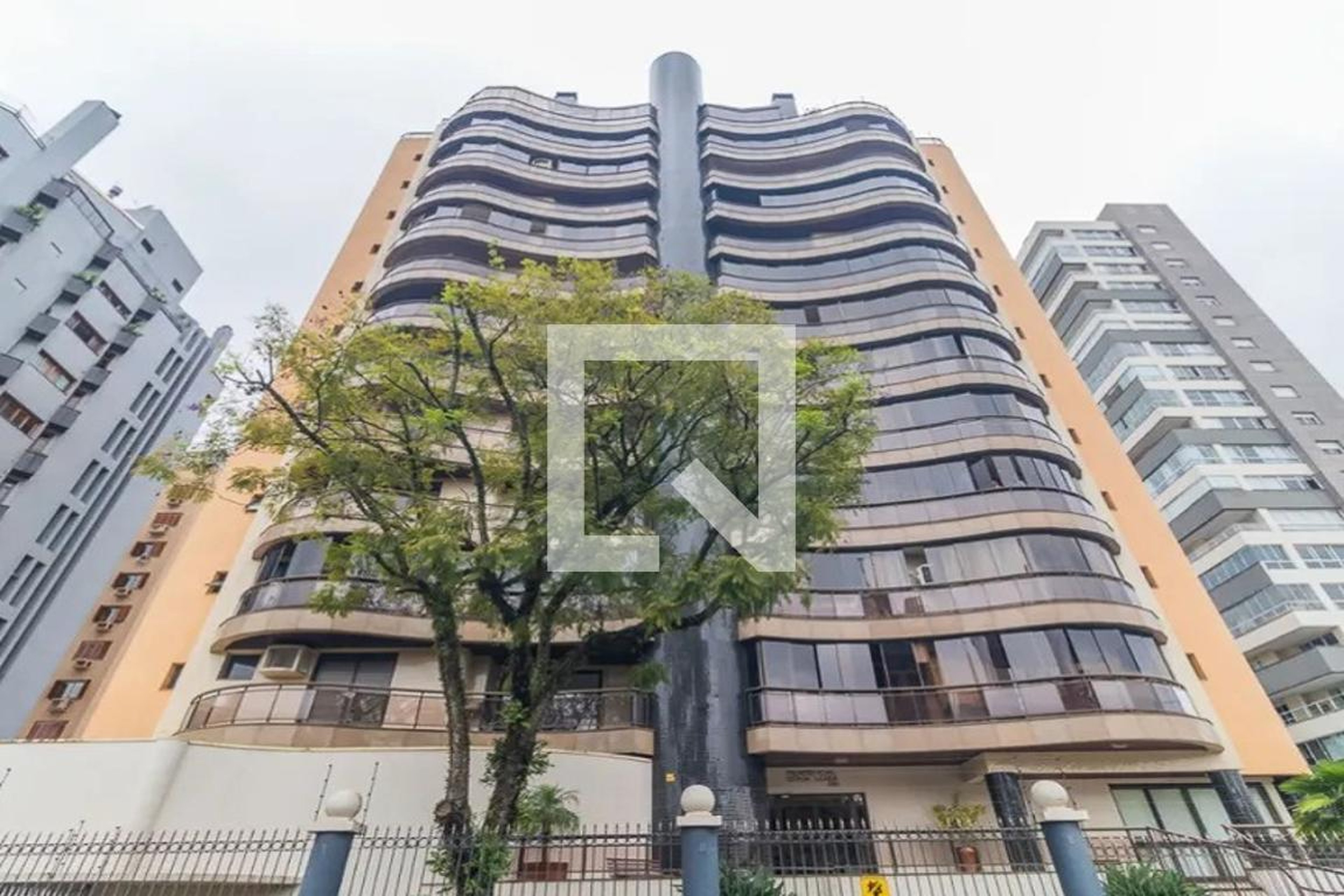 Fachada Condomínio em Rua Pinheiro Machado, 451