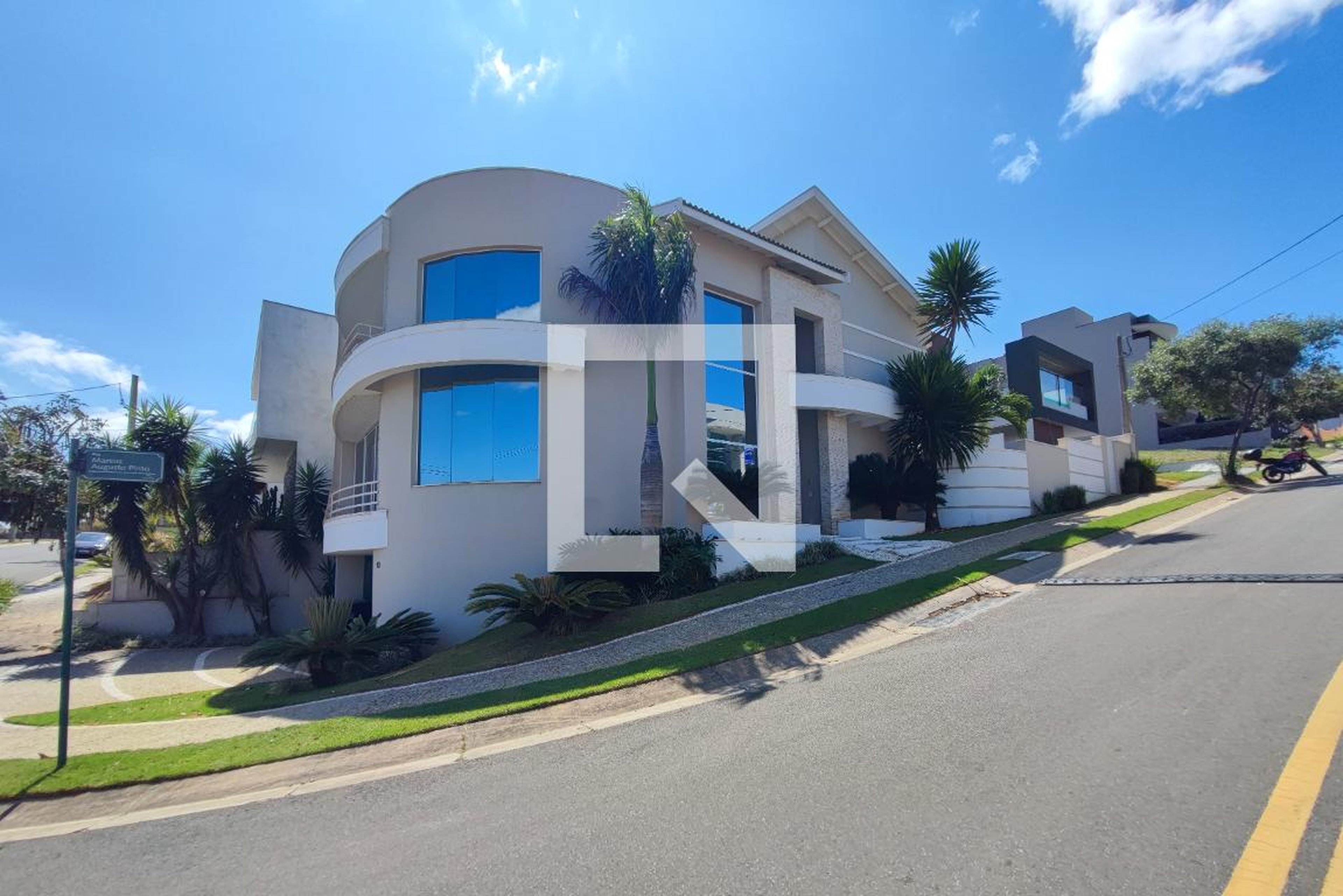 Fachada Condomínio em Rua Marcellina de Jesus Ramos, 10