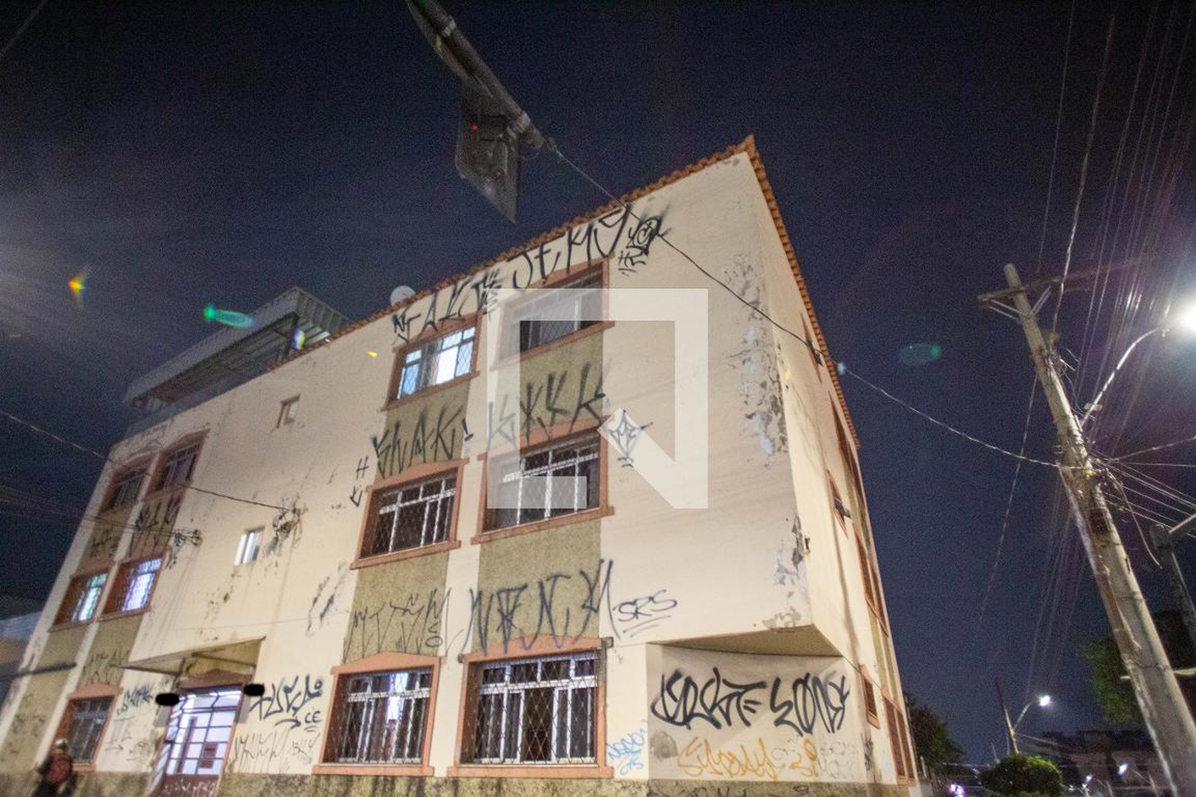 Fachada Condomínio em Rua Descalvado, 424