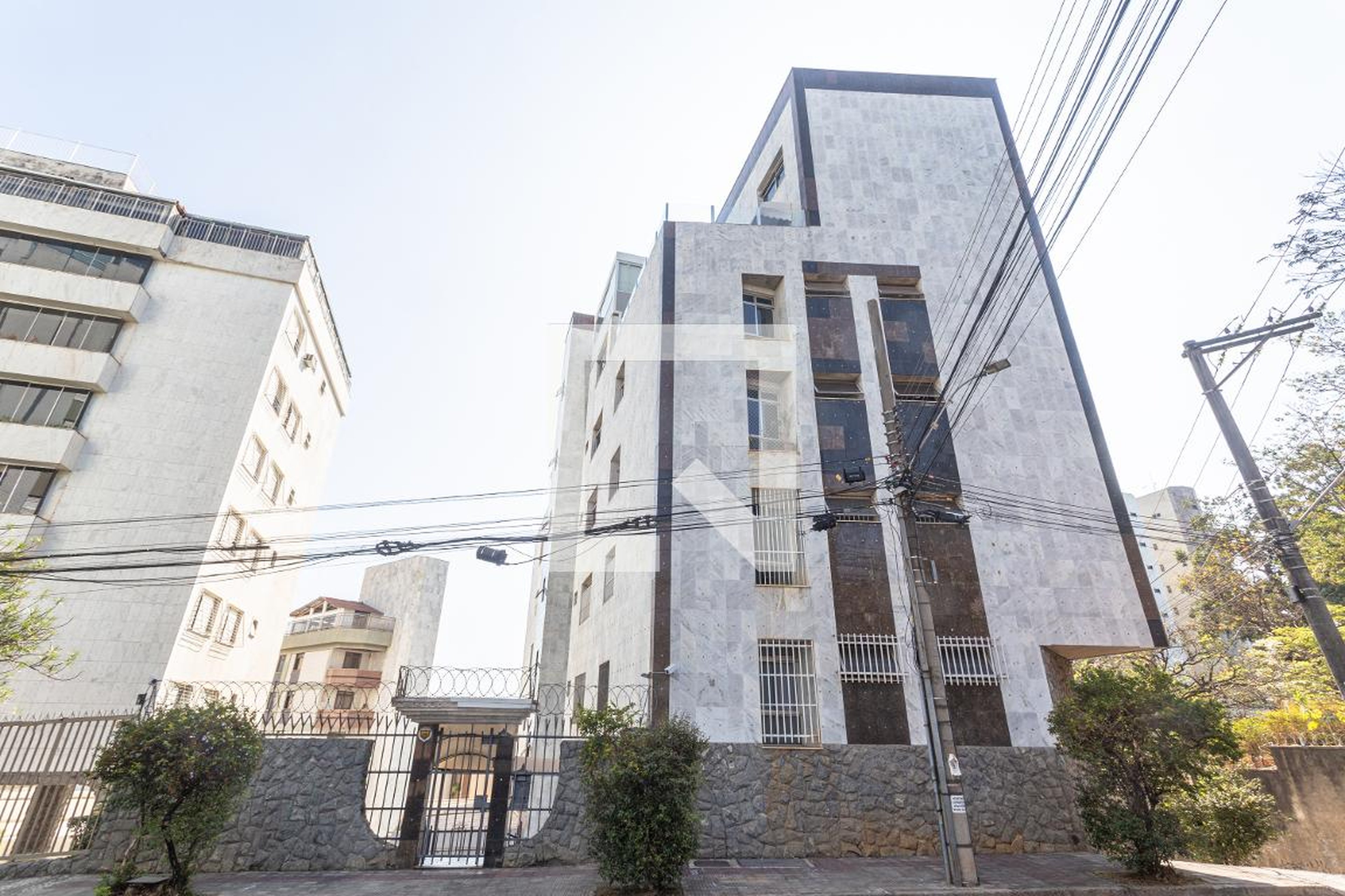 Fachada Condomínio em Rua Pedro Sigaud, 16