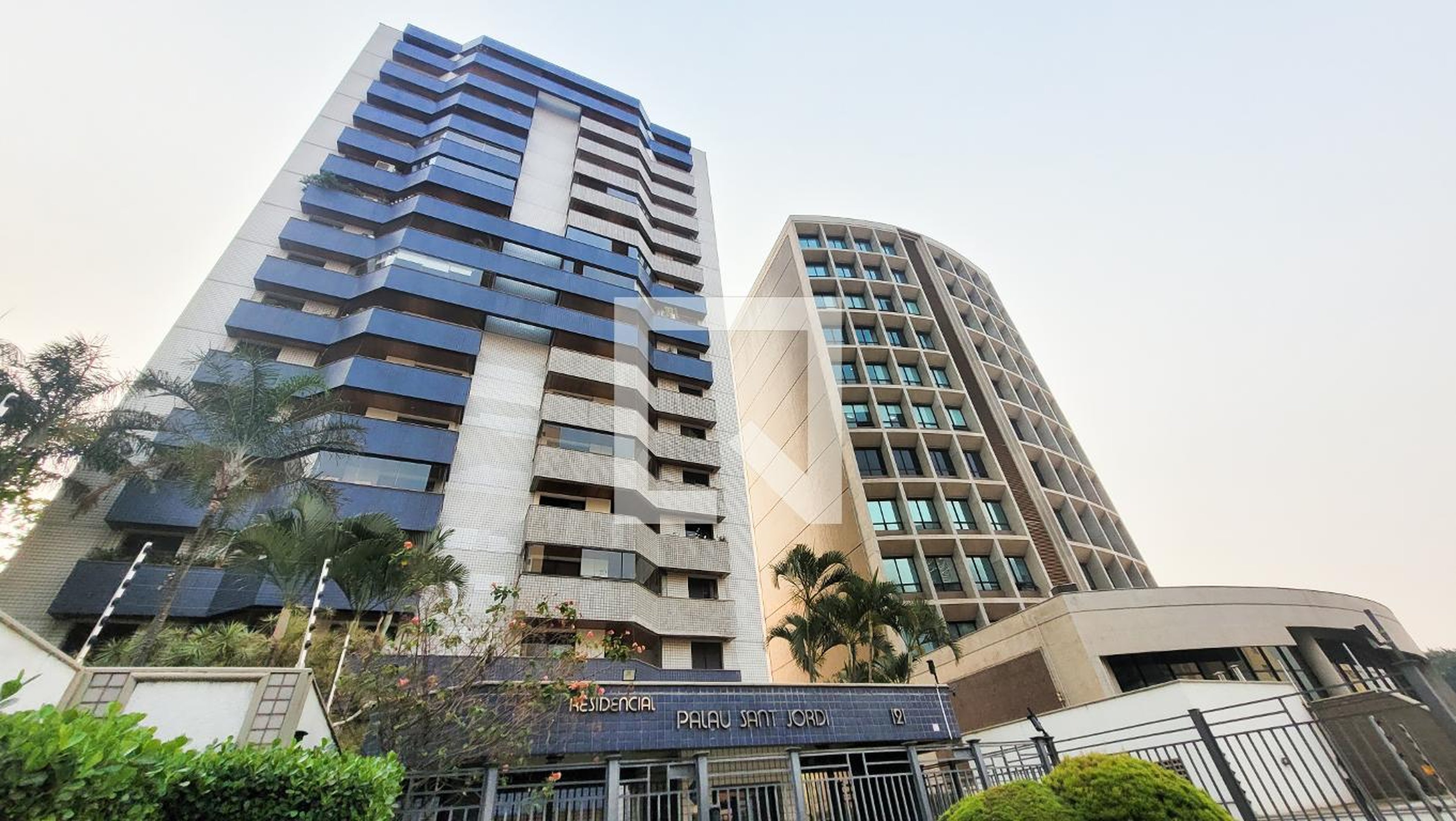 Fachada Condomínio Palau Sant Jordi