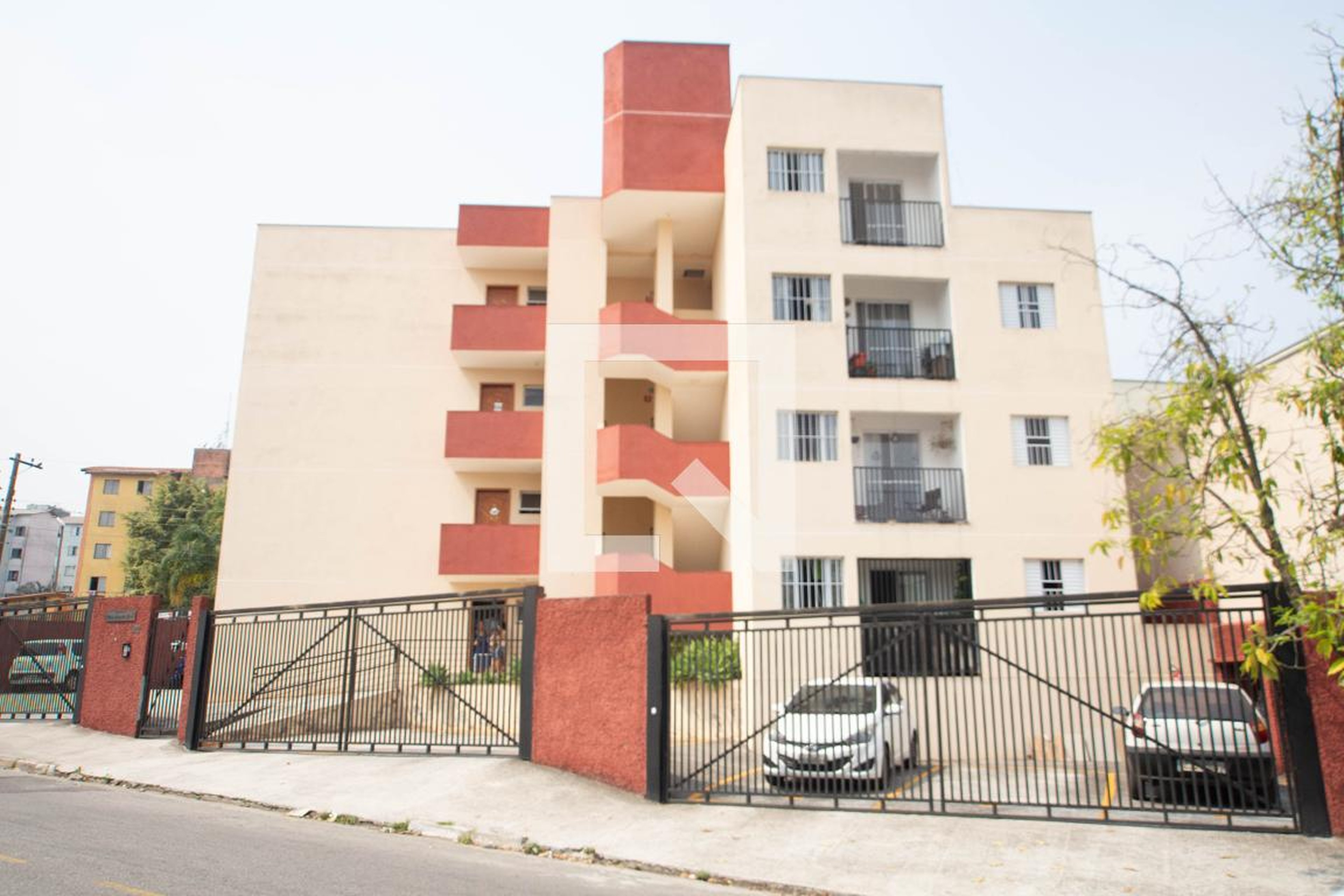 Fachada Condomínio em Rua Piratuba, 180