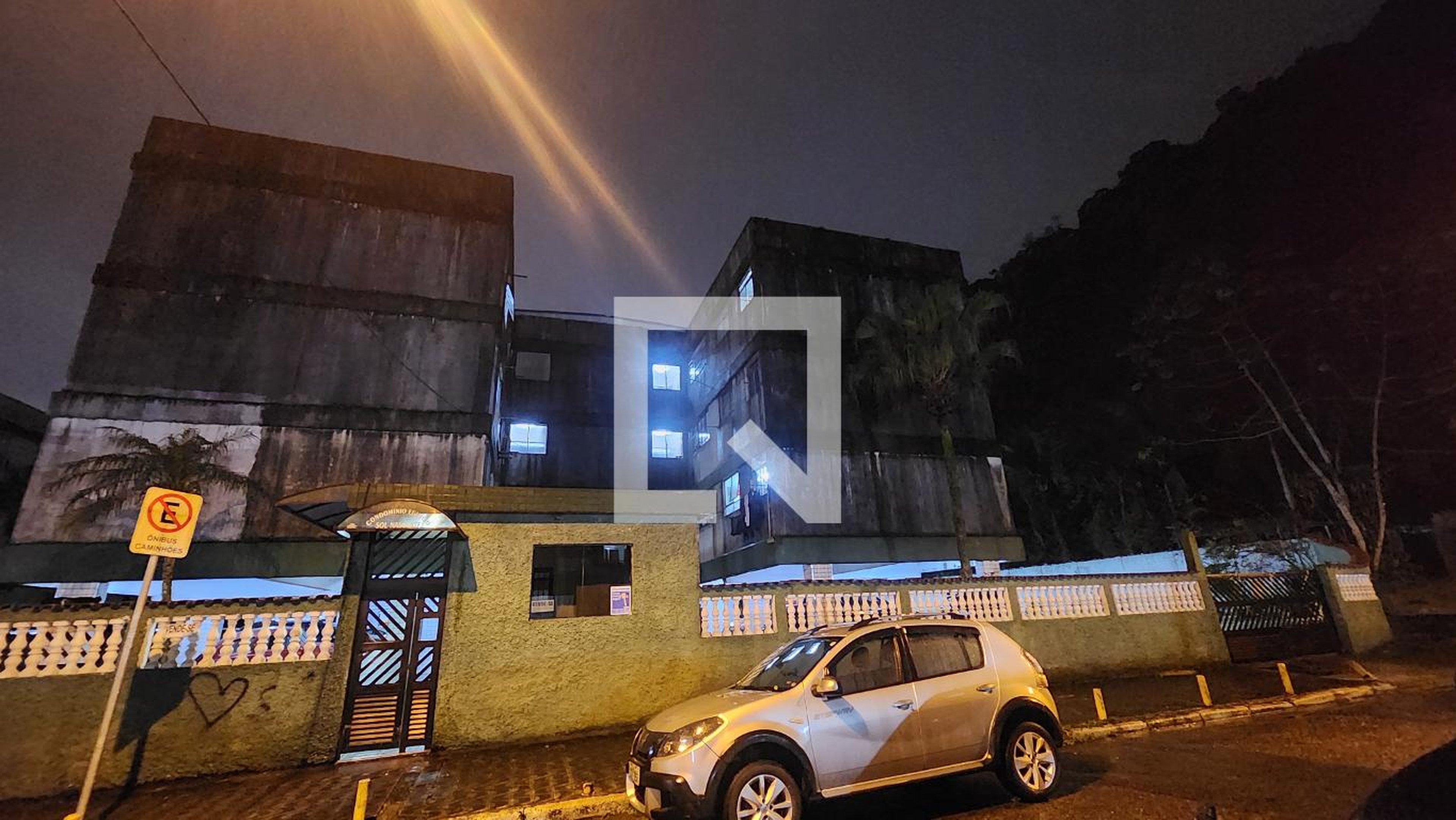 Fachada Condomínio em Rua Iara Nascimento Santini, 99