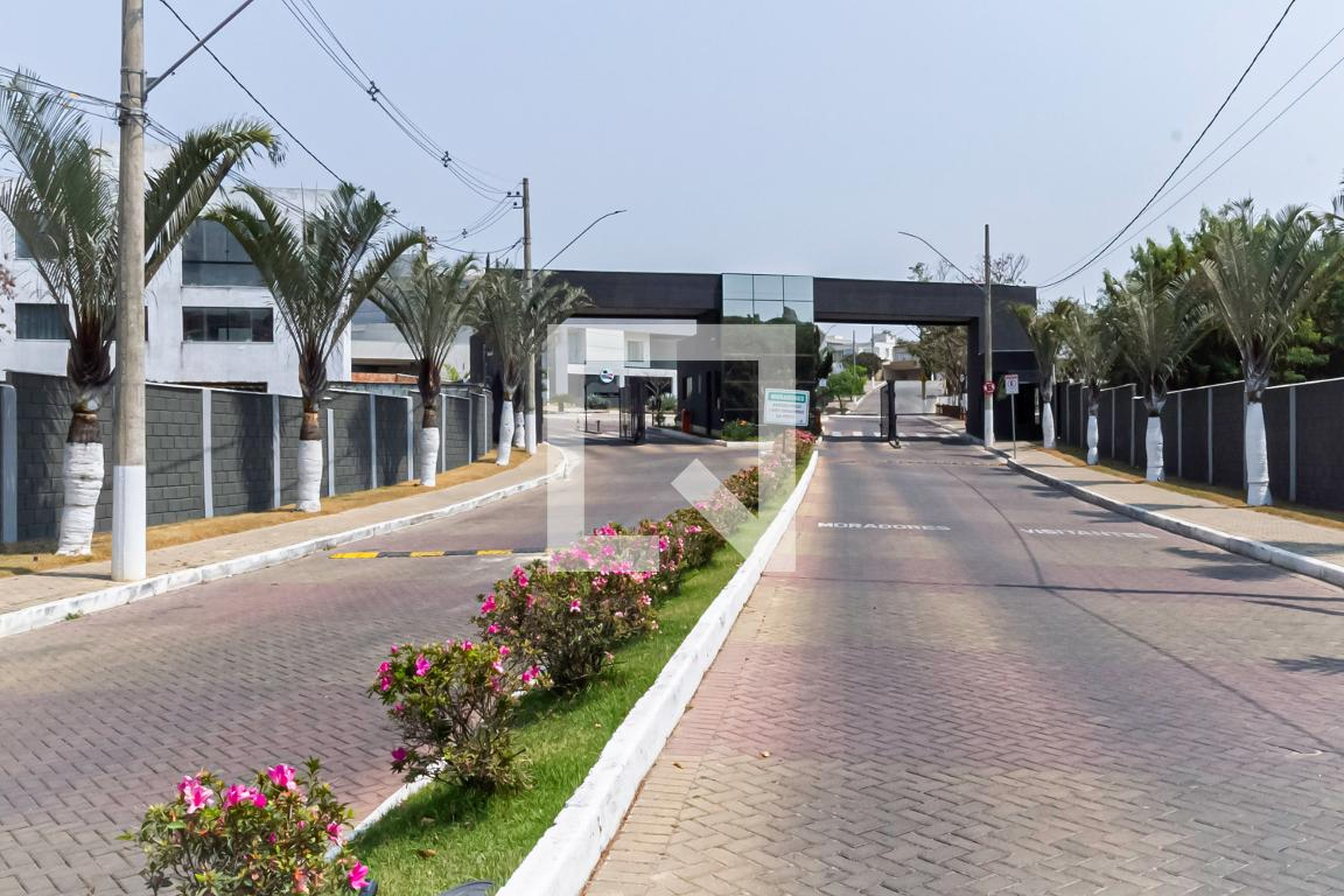 Fachada do condomínio Condomínio em Rua Gardênia, 358