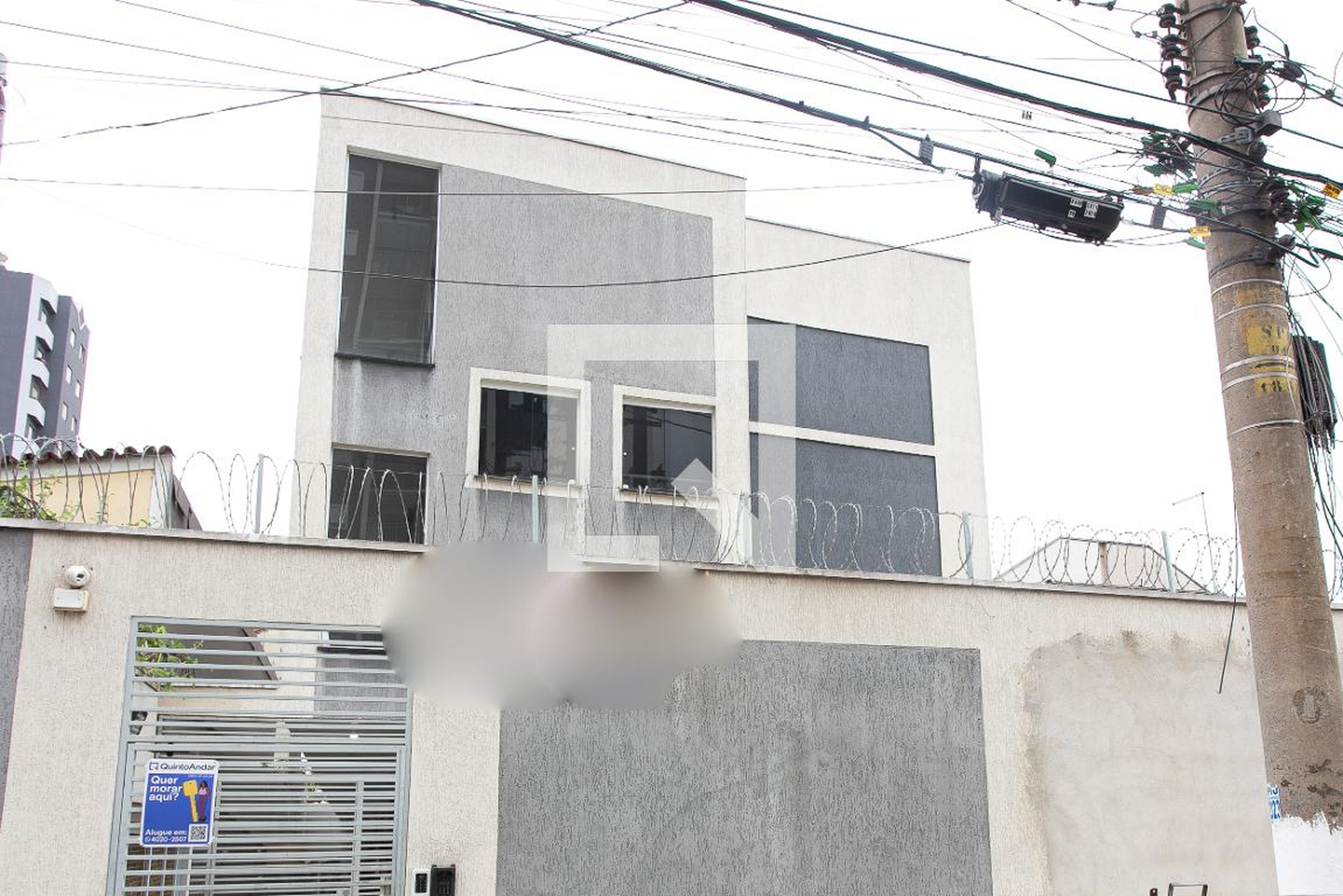 Fachada Condomínio em Rua Antônia Soveral, 343