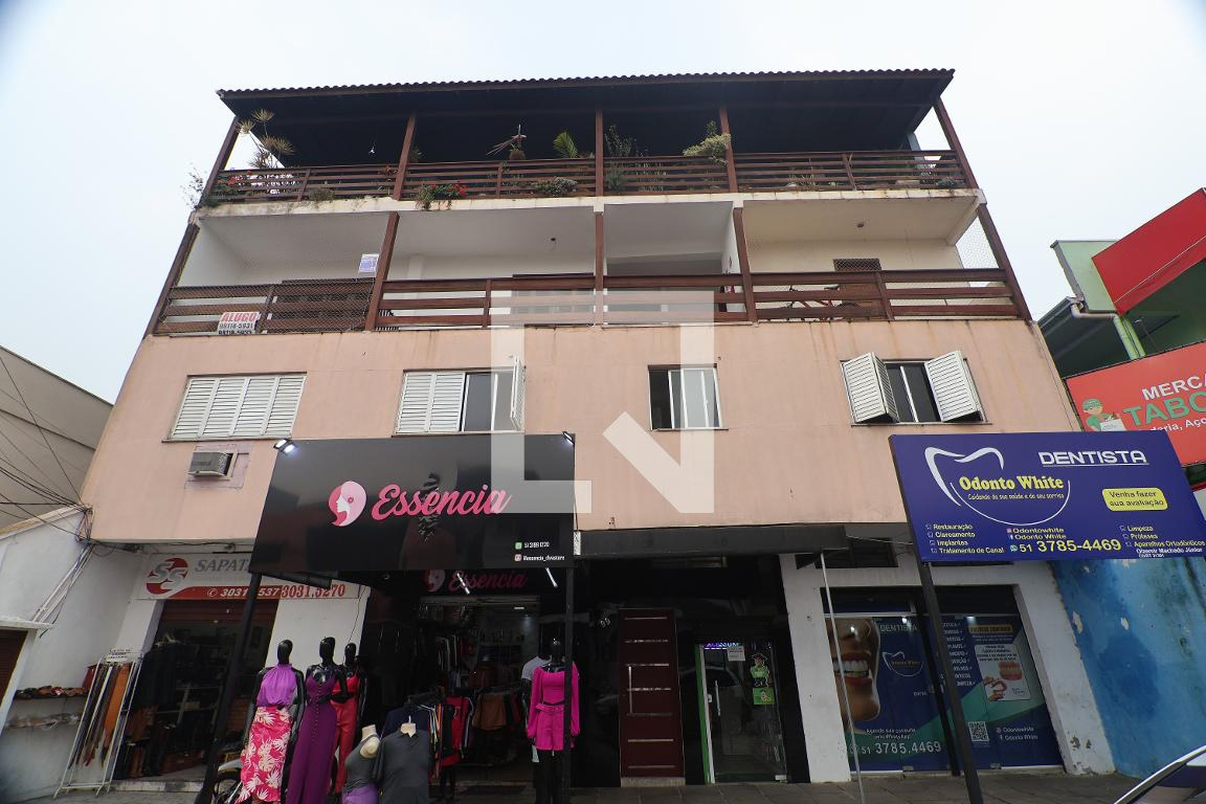 Fachada do Prédio Condomínio em Rua Cristóvão Colombo, 99