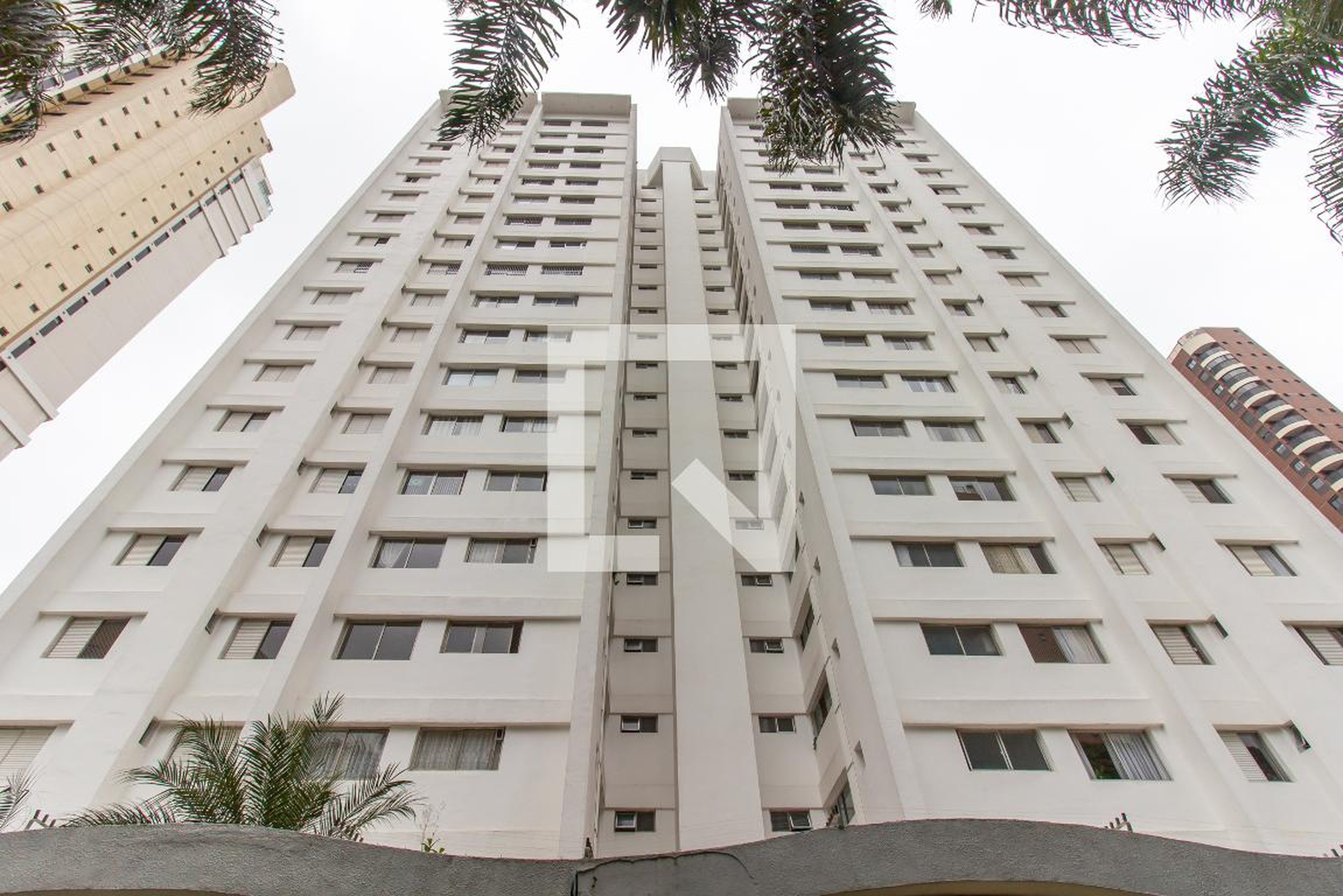 Fachada do Prédio Condomínio em Rua Jorge Americano, 308