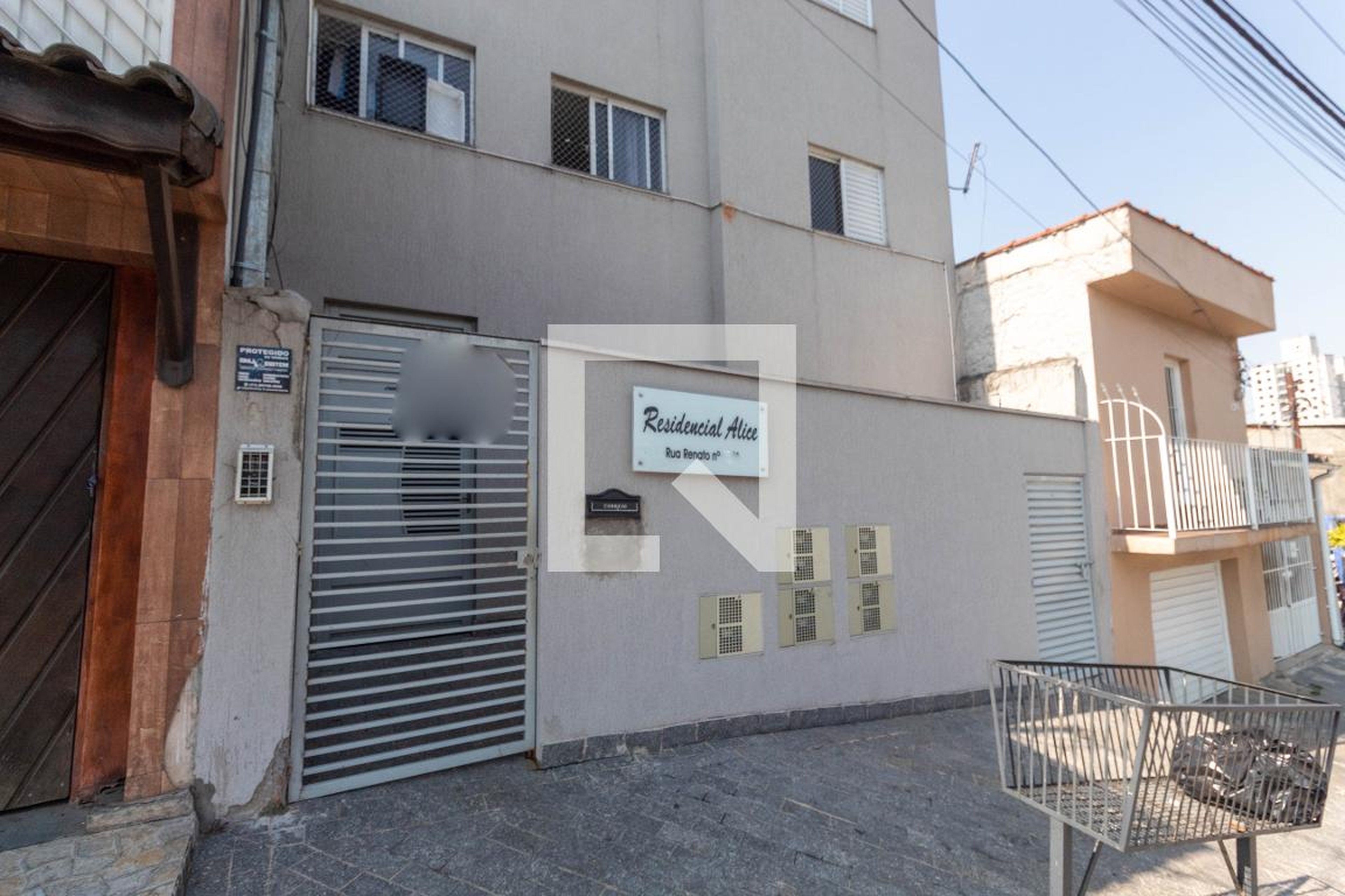 Fachada do Prédio Condomínio em Rua Renato, 1251