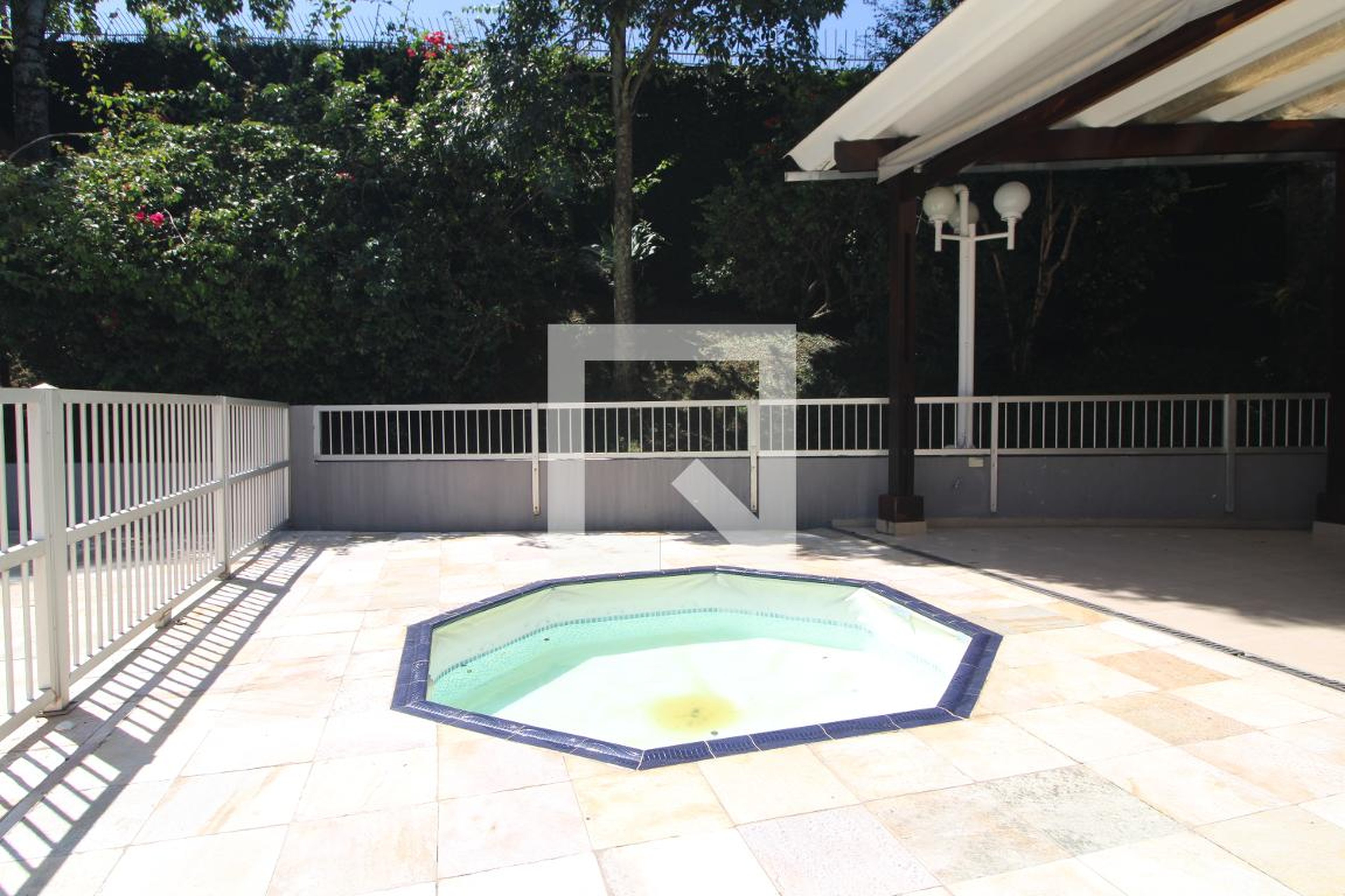 Piscina - Edifício Riviera