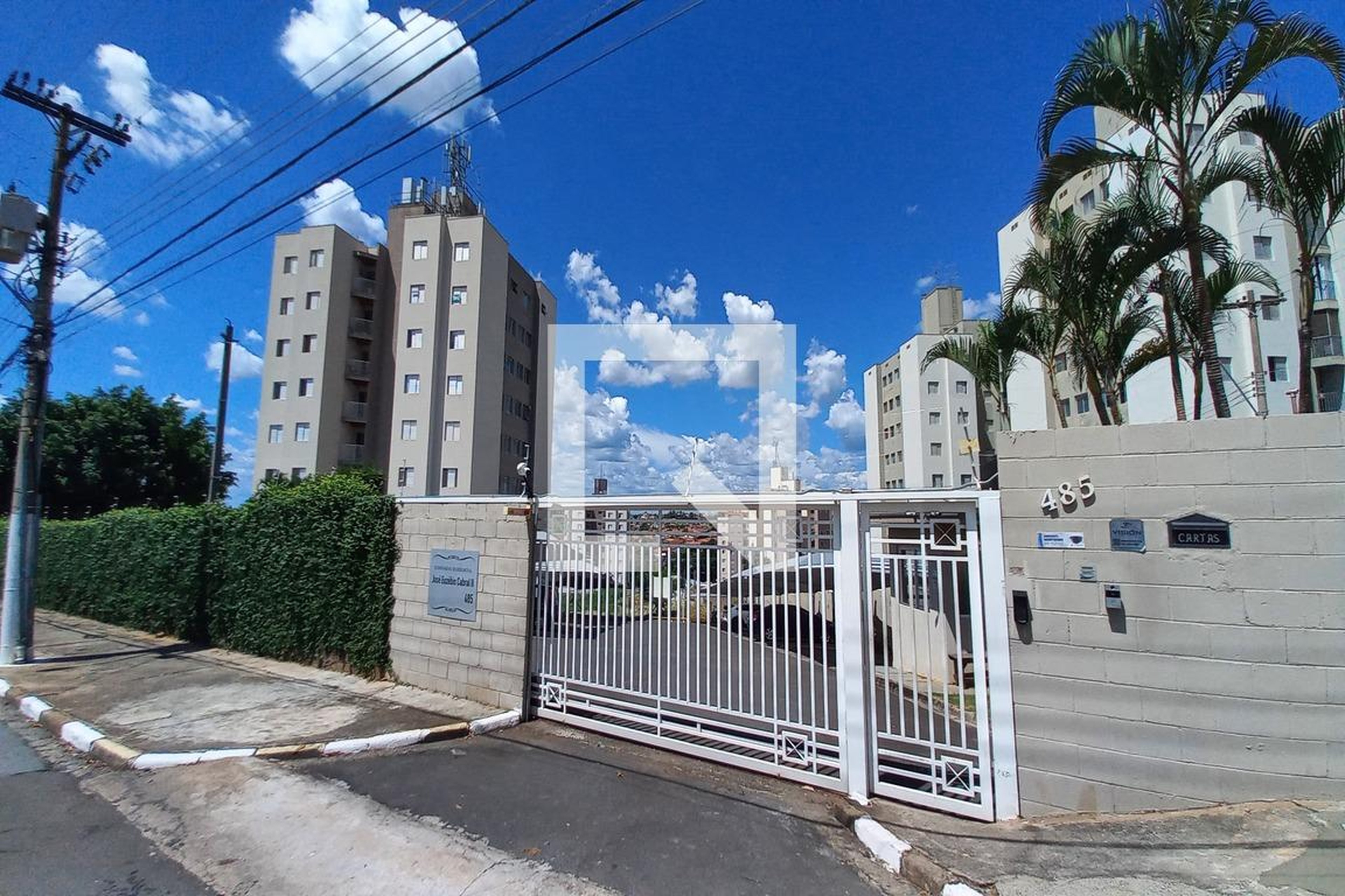 Fachada do Prédio Condomínio em Rua Madalena Barbosa Ferreira, 2