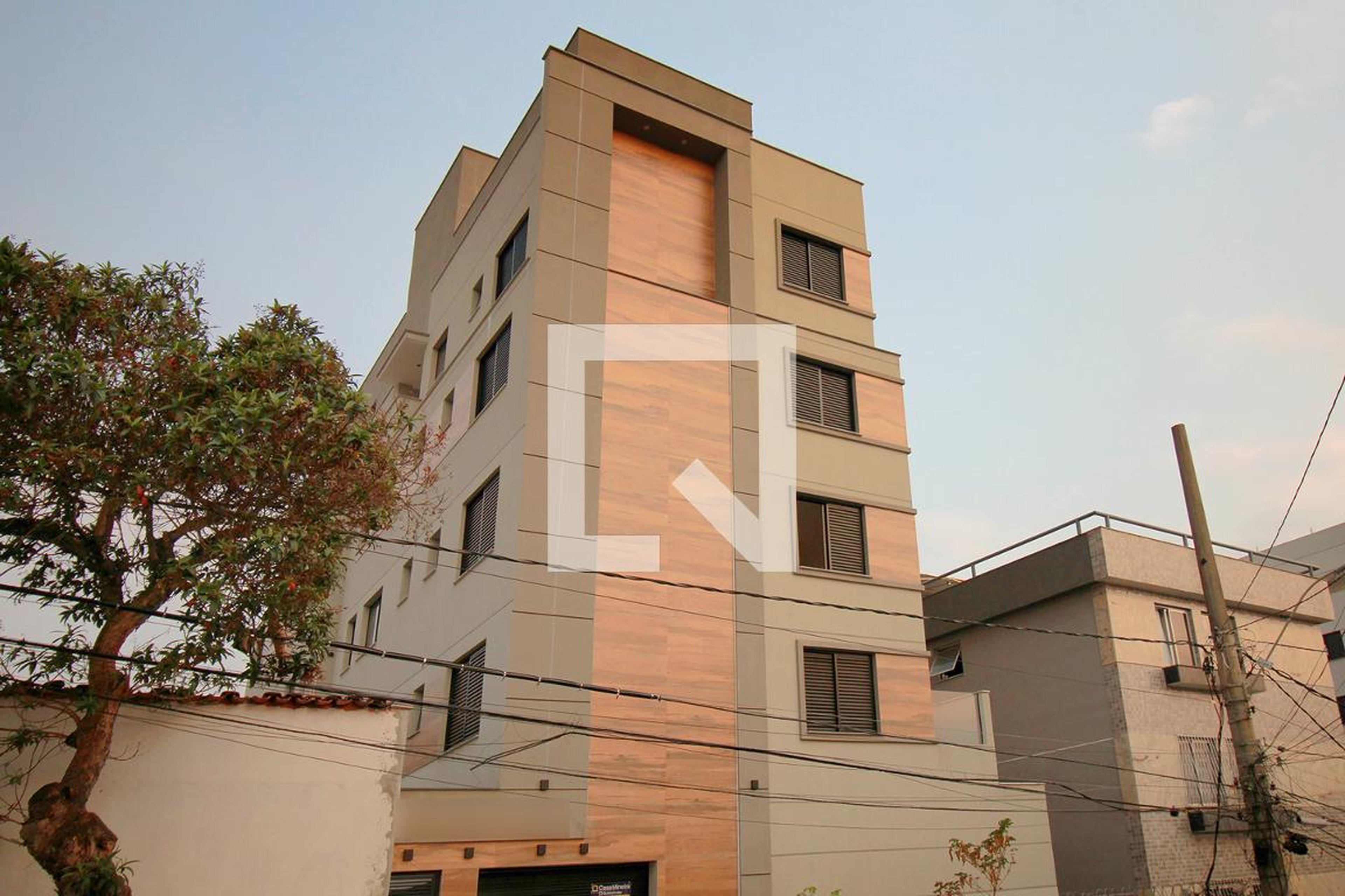 Fachada Condomínio em Rua Oliver, 66