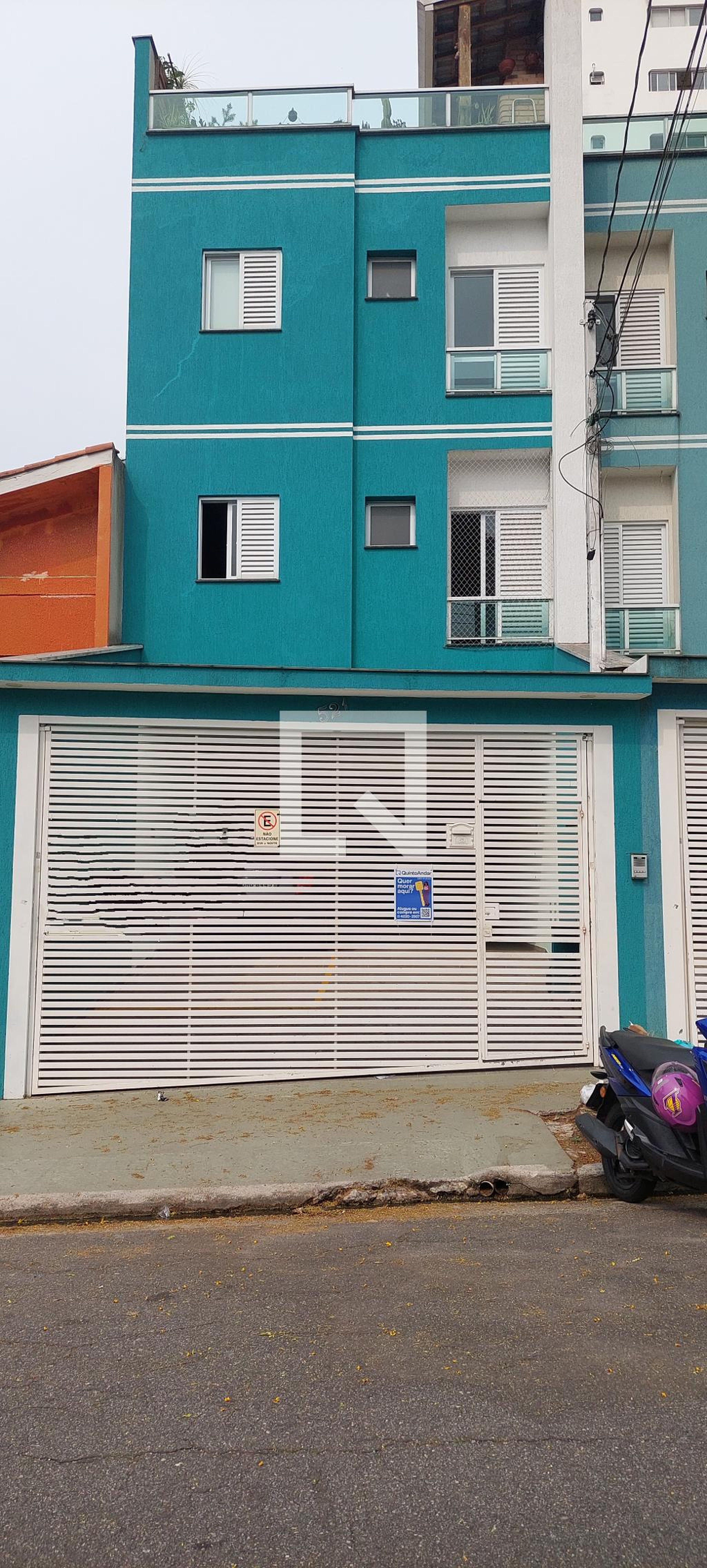 Fachada Condomínio em Rua Laura, 521