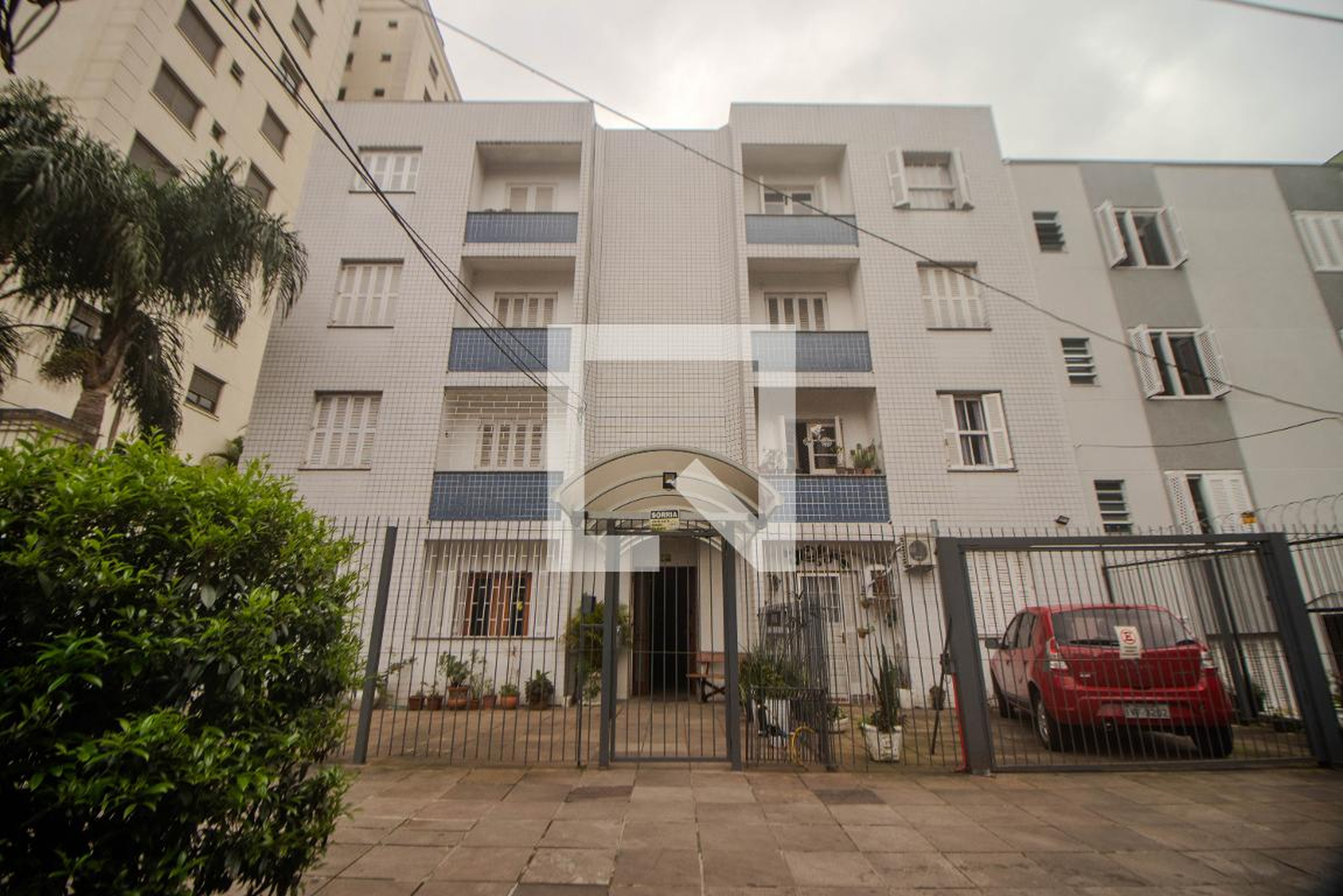 Fachada Condomínio em Avenida Alegrete, 90