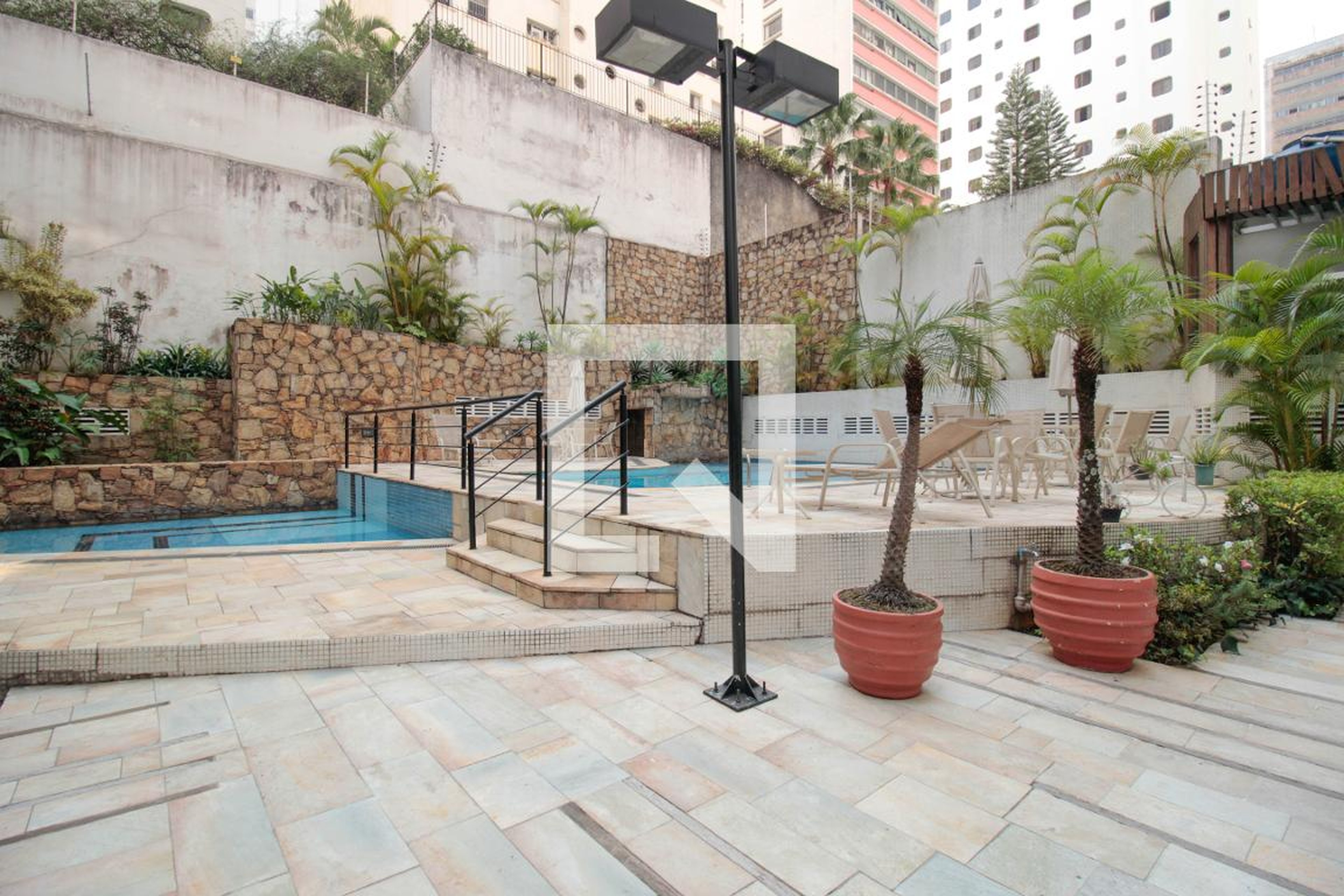 Piscina - Edifício Capd'Antibes