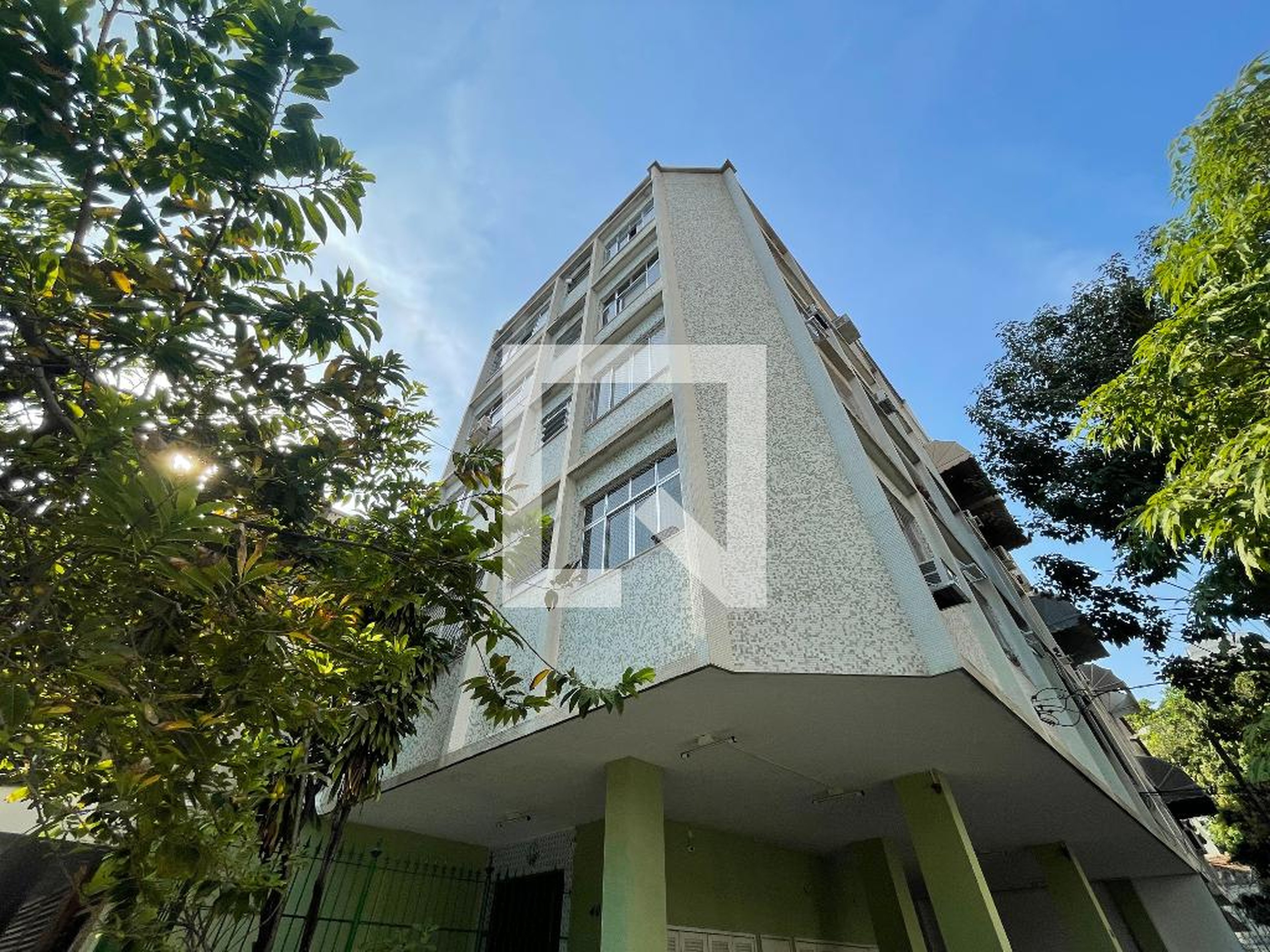 Fachada Condomínio em Rua Babilônia, 40