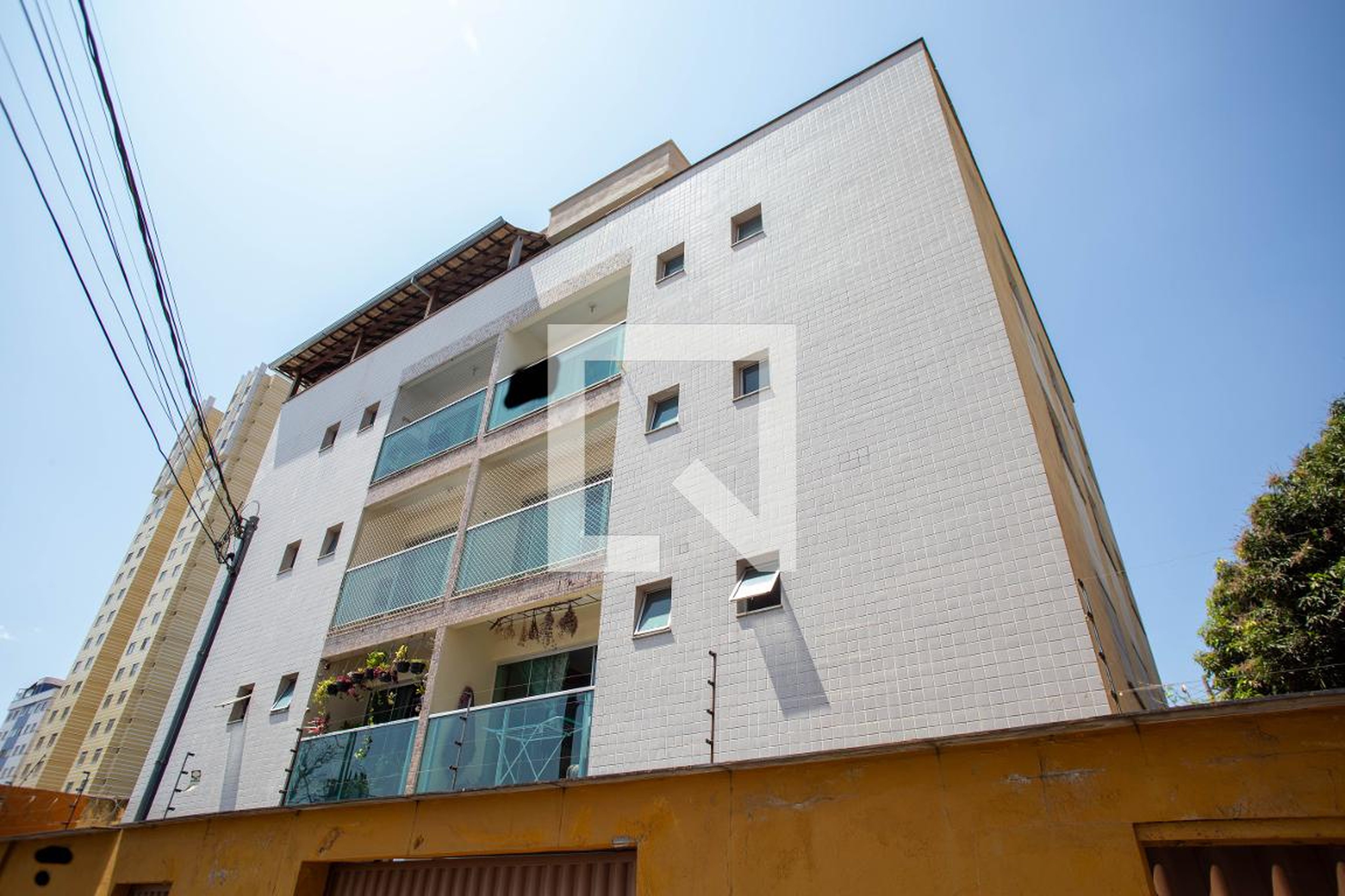 Fachada Condomínio em Rua Tenente Anastácio de Moura, 289