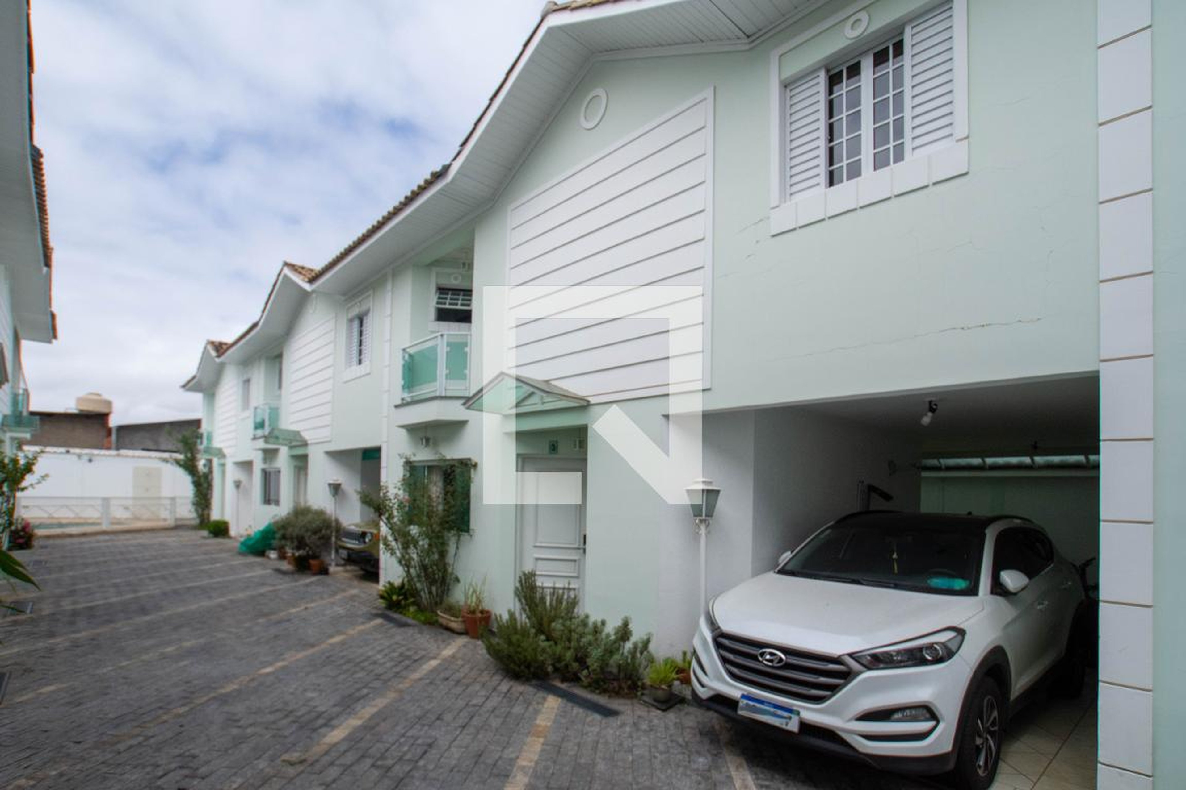 Fachada Condomínio em Rua Capetinga, 70