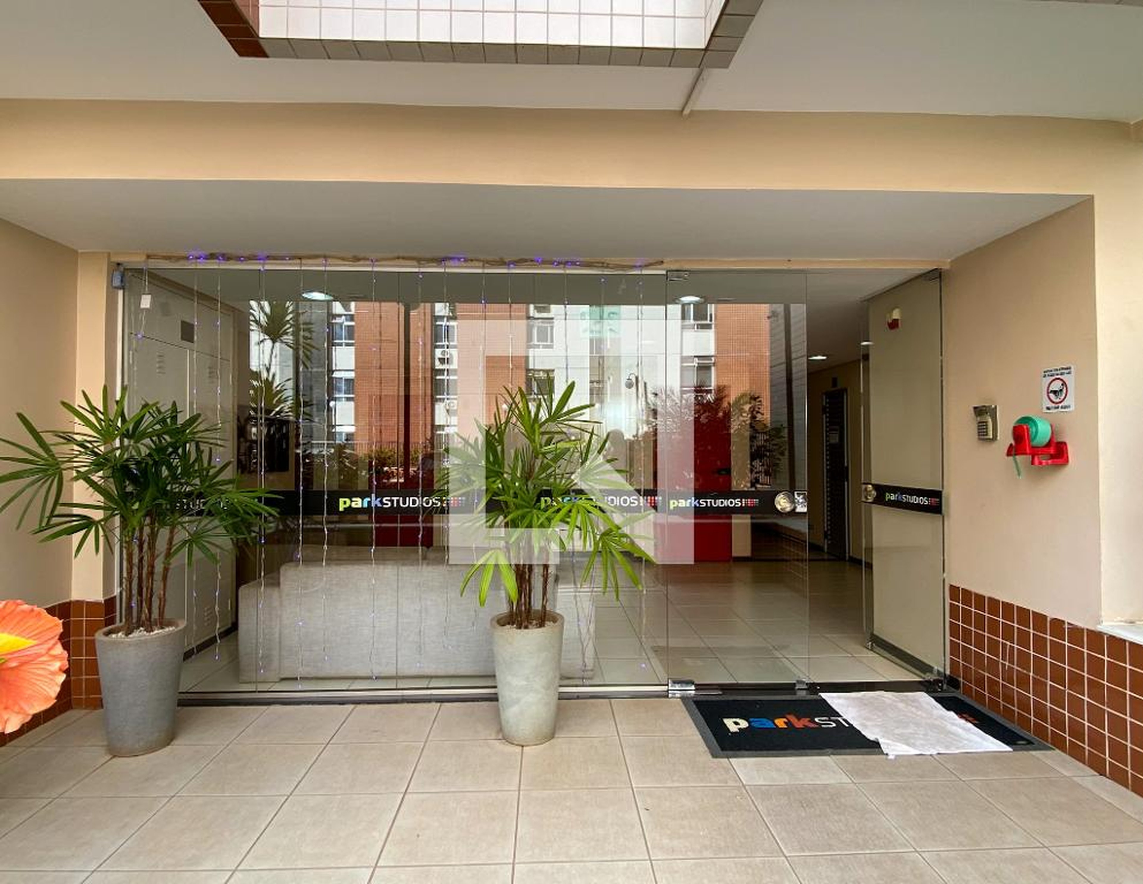 Fachada Condomínio ED. Parkstudios