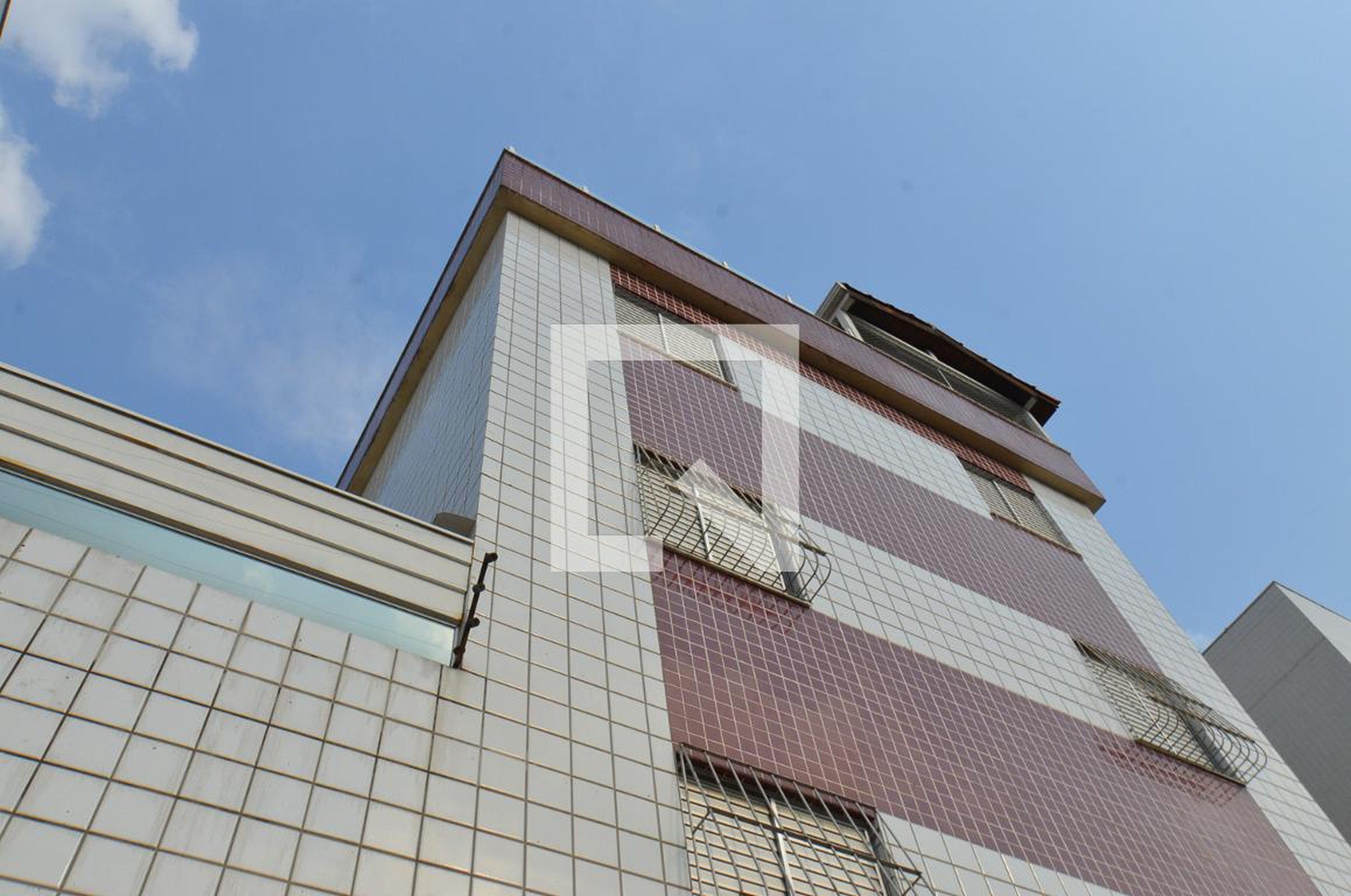 Fachada Condomínio em Rua Professor Nardelli Benfica, 334