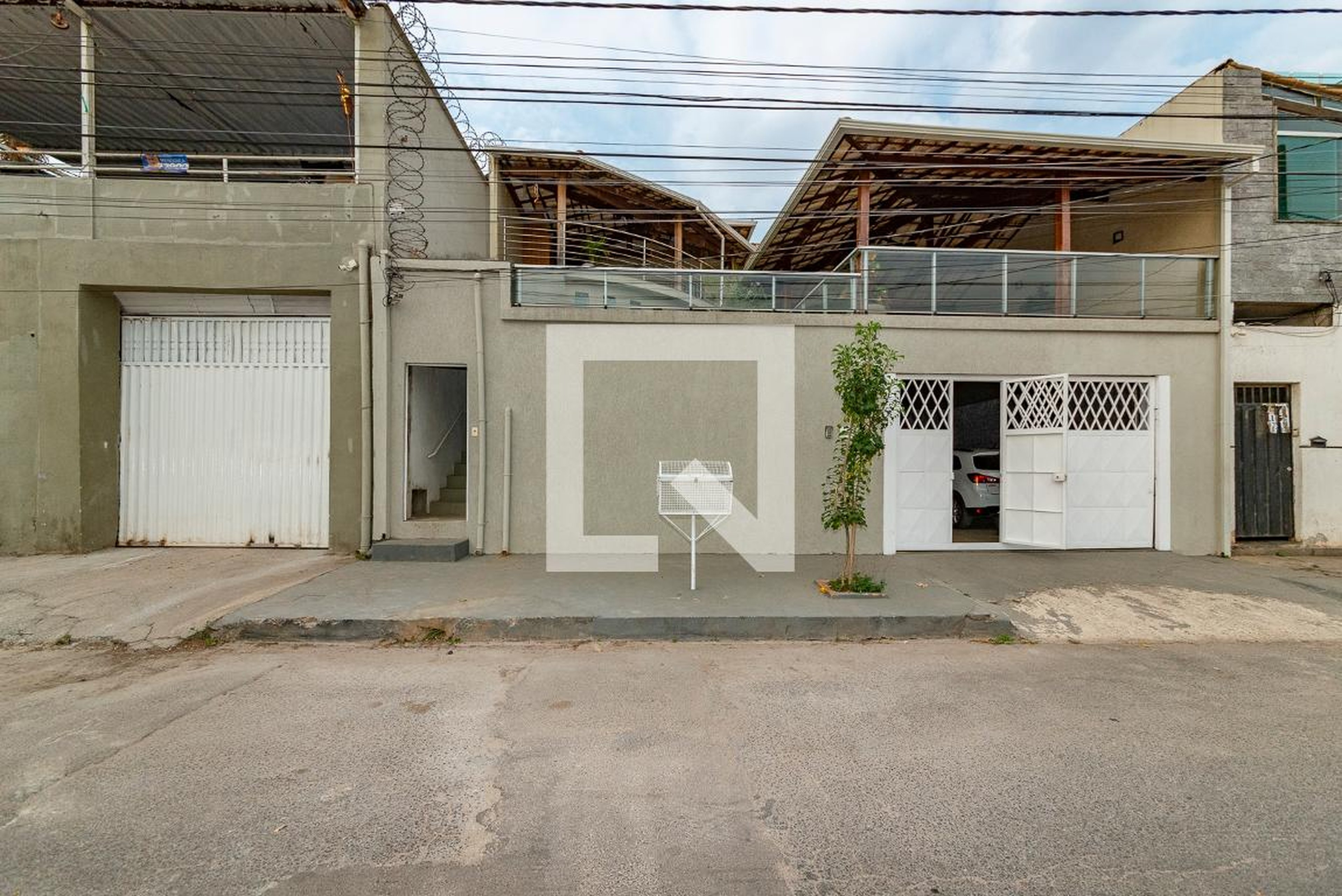 Fachada Condomínio em Rua Jamil Farah, 571