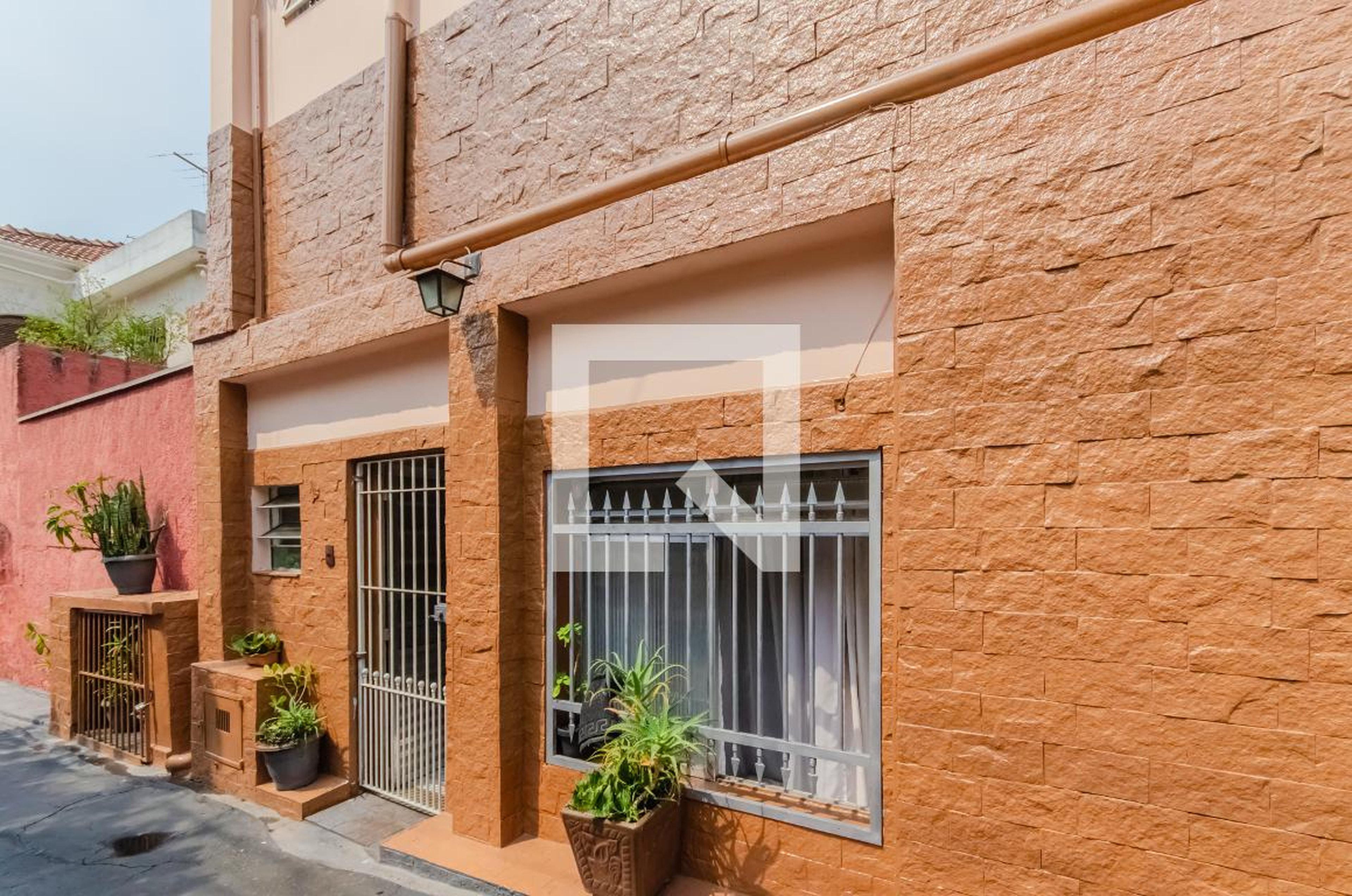 Fachada Condomínio em Rua Clímaco Barbosa, 170