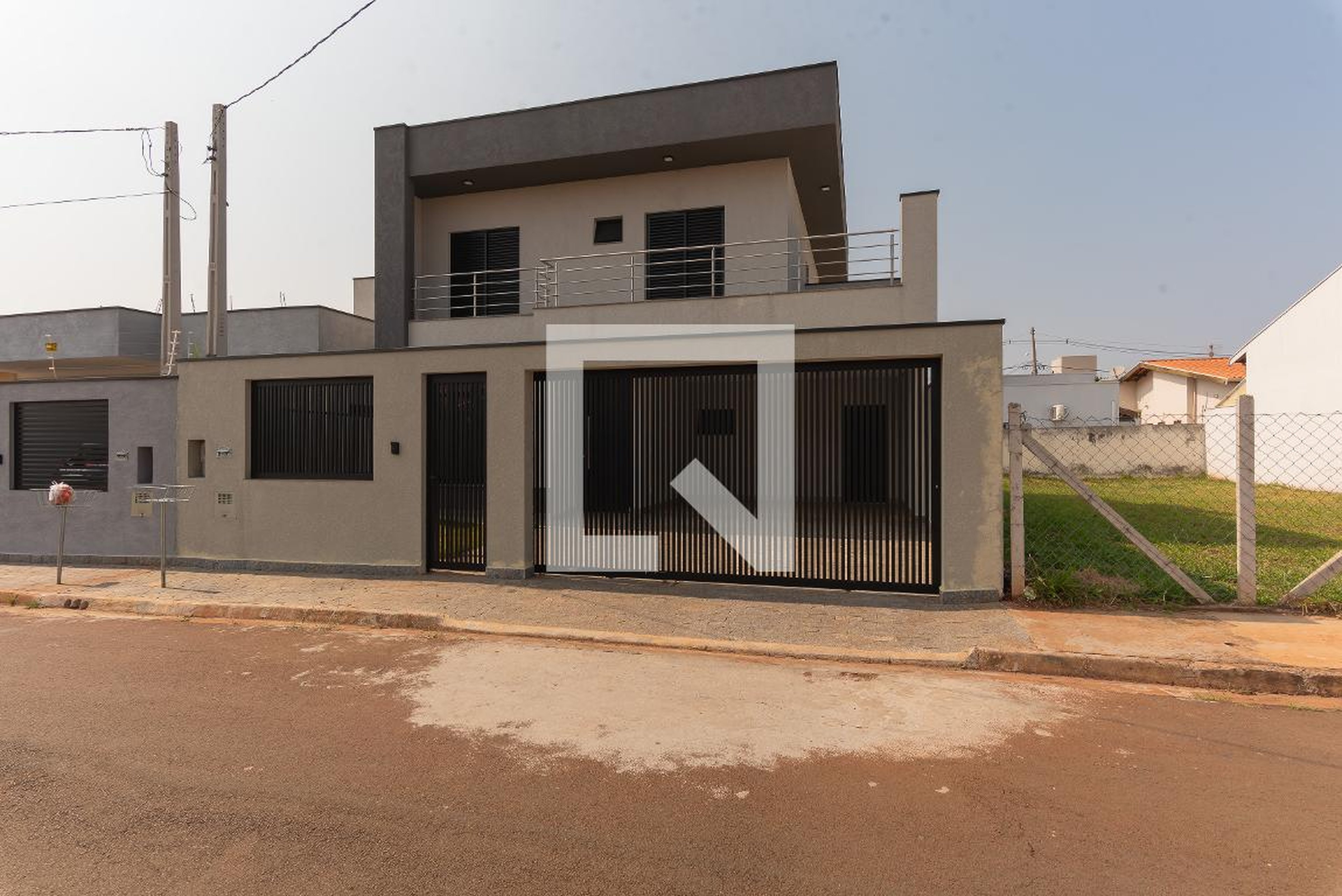 Fachada Condomínio em Rua Francisco Martini Neto, 153