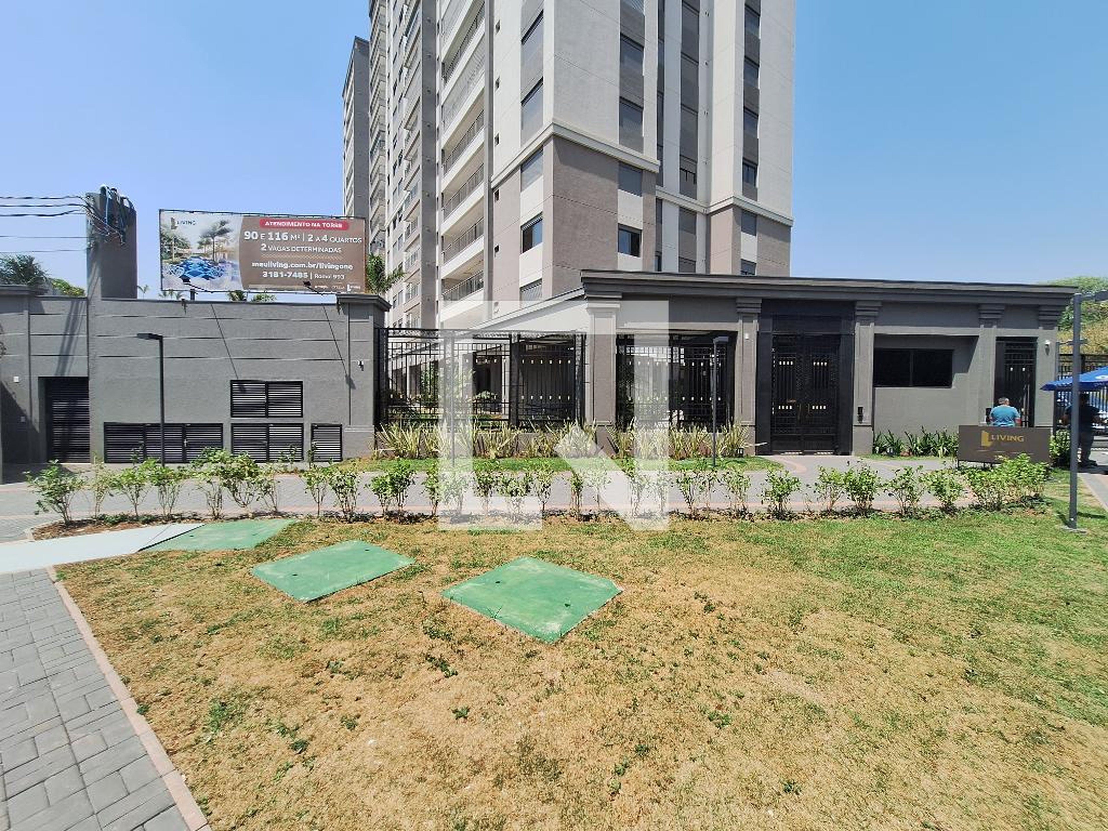 Fachada do Condomínio Condomínio Living One